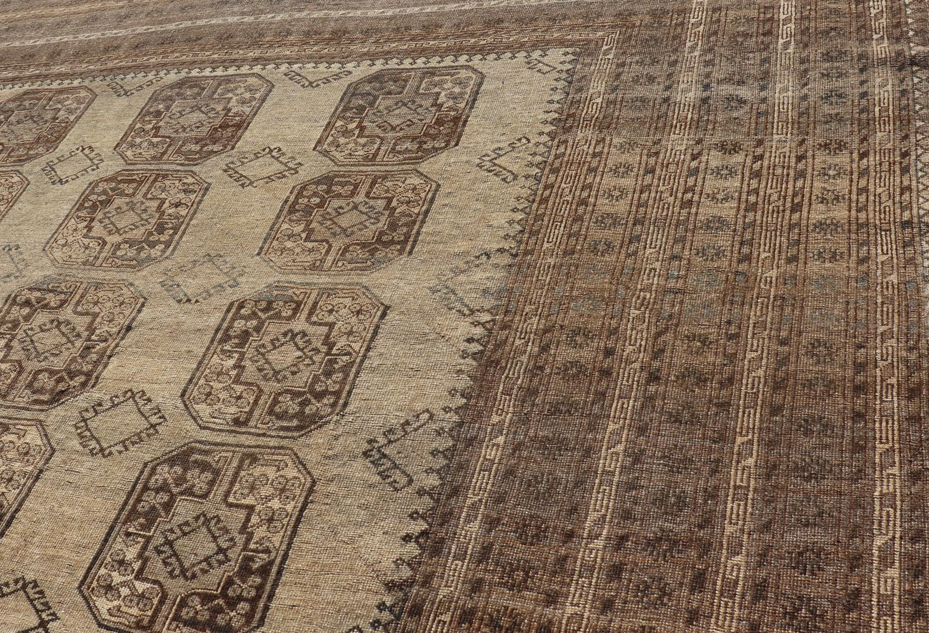 Square Sized Hand-Knotted Turkomen Ersari Rug in Wool with Repeating Gul Design For Sale 7