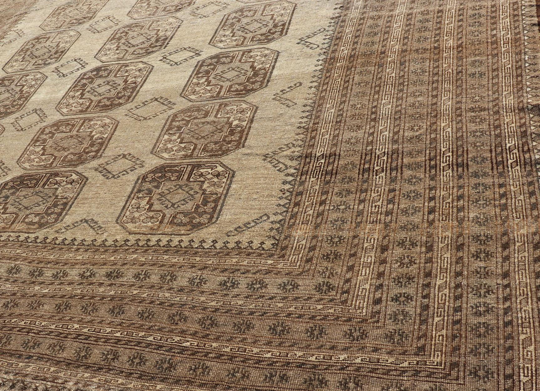 Square Sized Hand-Knotted Turkomen Ersari Rug in Wool with Repeating Gul Design For Sale 8