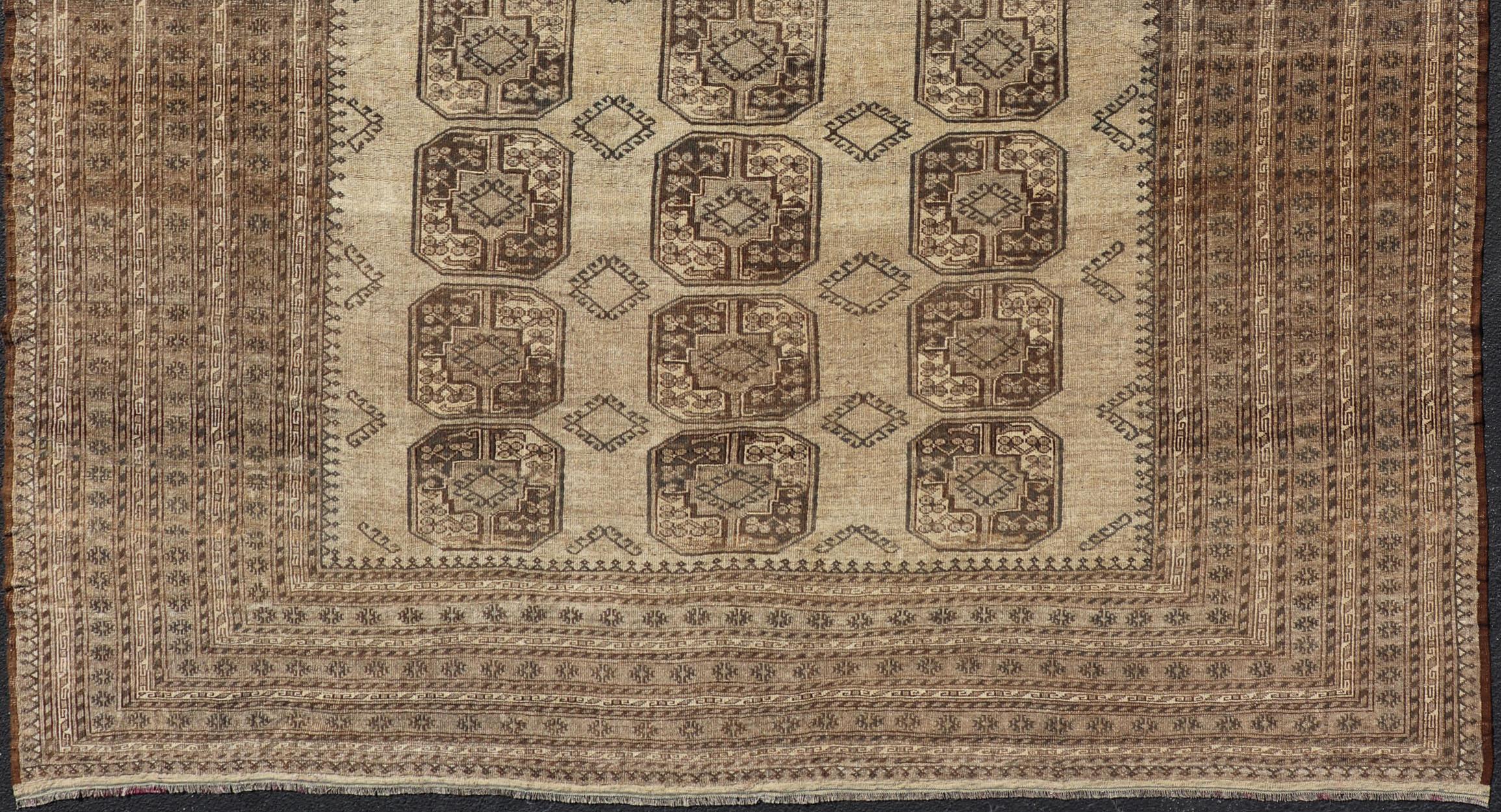 Turkestan Tapis carré Turkomen Ersari noué à la main en laine avec motif de Gul répétitif en vente