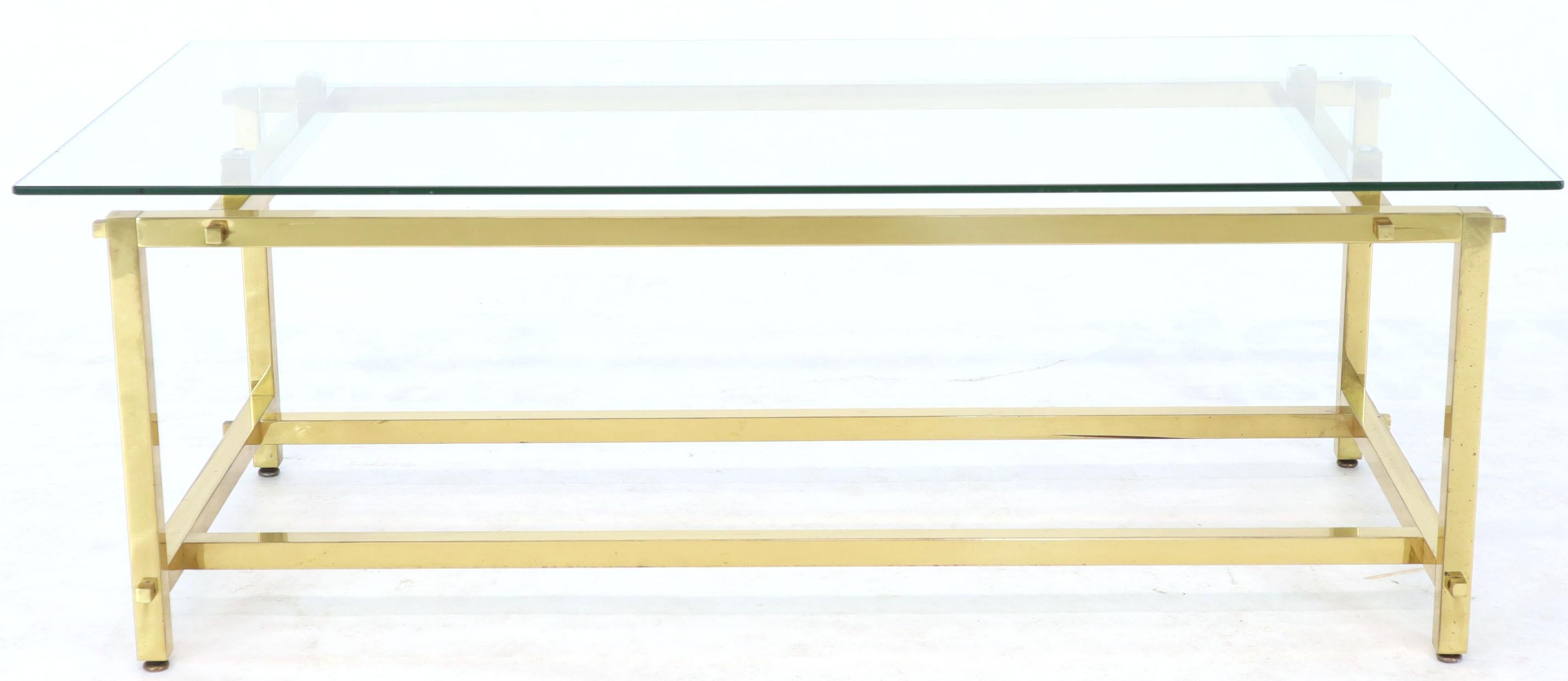 Poli Table basse carrée rectangulaire à profil en laiton massif et base architecturale en vente