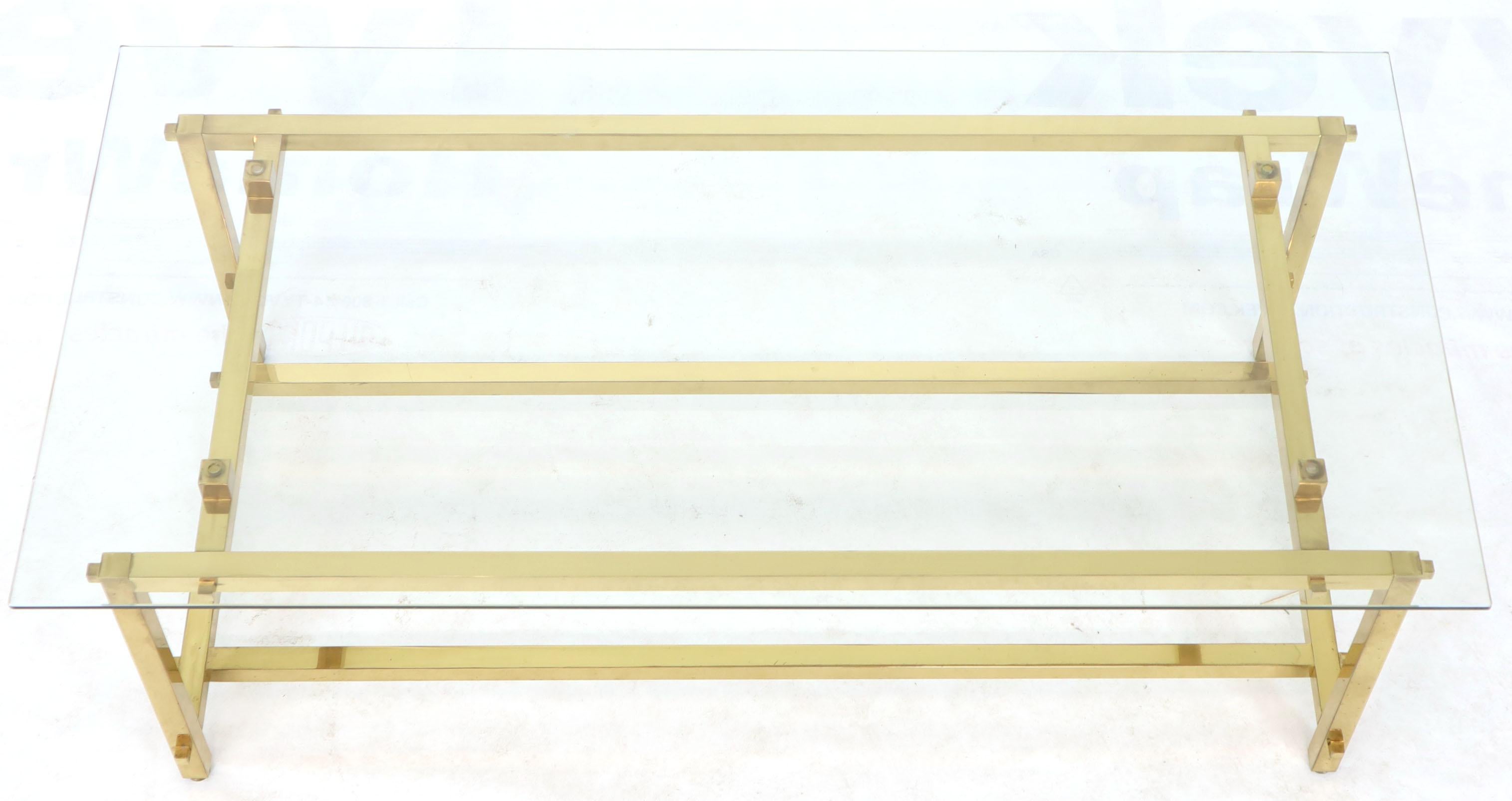 Table basse carrée rectangulaire à profil en laiton massif et base architecturale Bon état - En vente à Rockaway, NJ