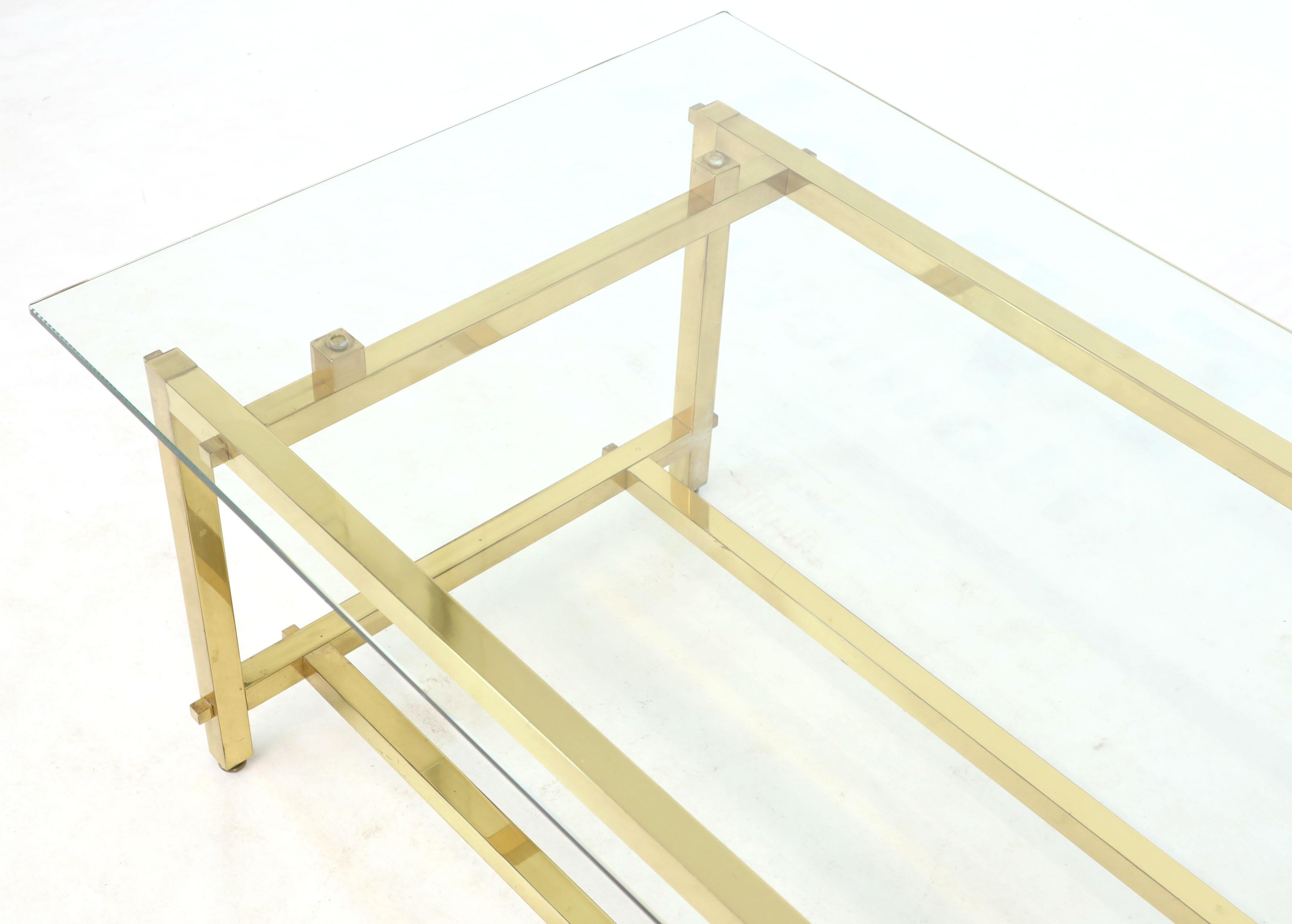 Laiton Table basse carrée rectangulaire à profil en laiton massif et base architecturale en vente