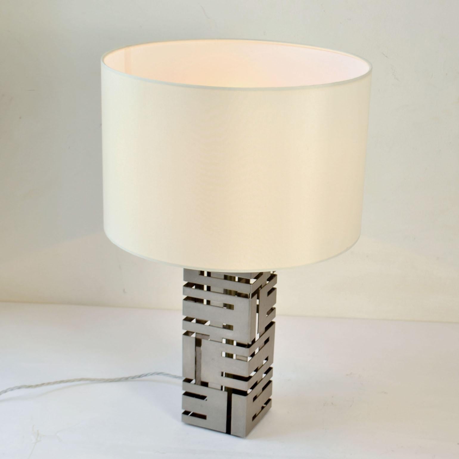 Lámparas de mesa cuadradas de acero inoxidable by Laurel Lamp Company mediados del siglo XX en venta
