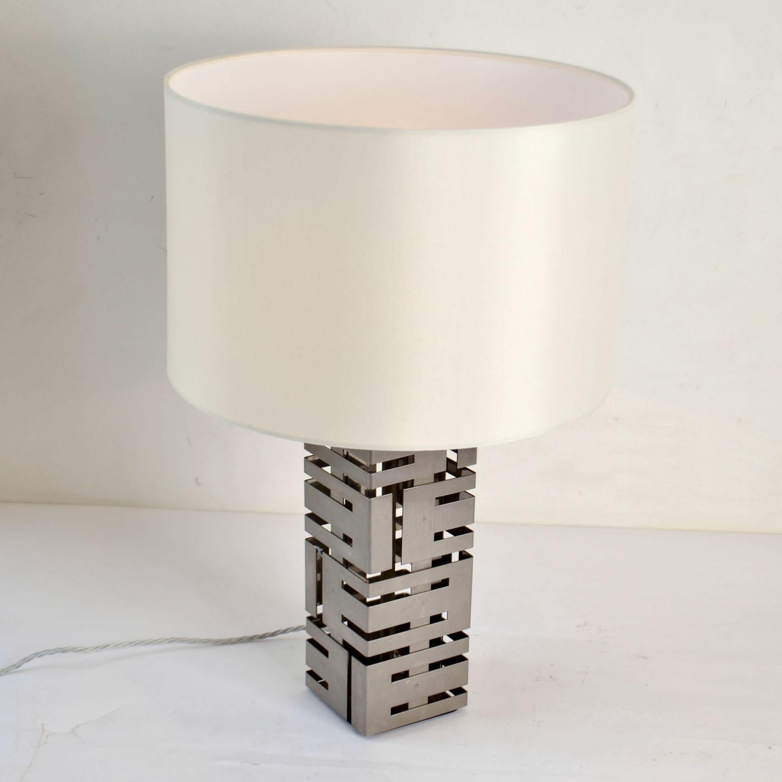 Lámparas de mesa cuadradas de acero inoxidable by Laurel Lamp Company Acero inoxidable en venta