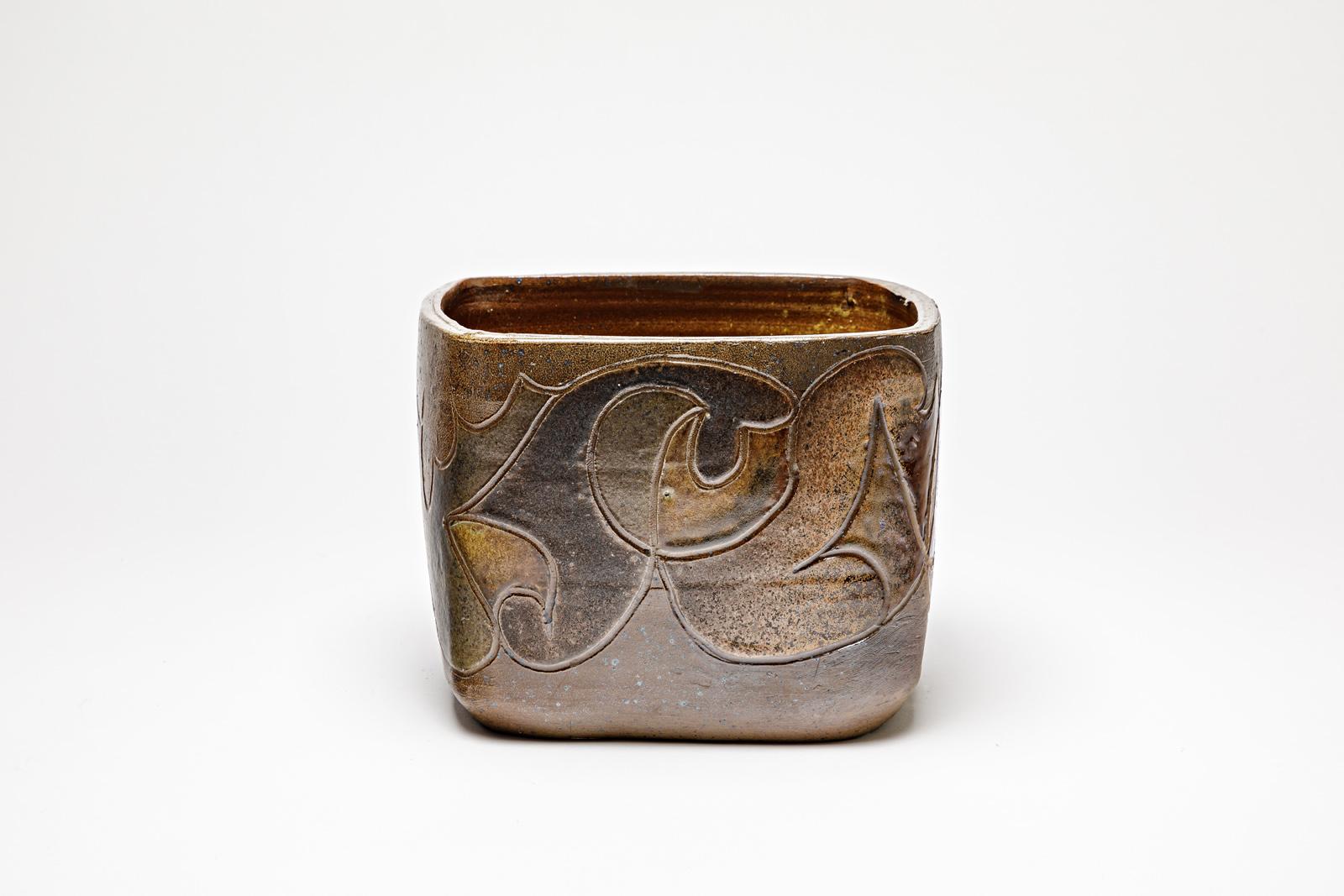 Français Pot carré en grès à décor abstrait de Georges Martin, vers 1970-1980 en vente