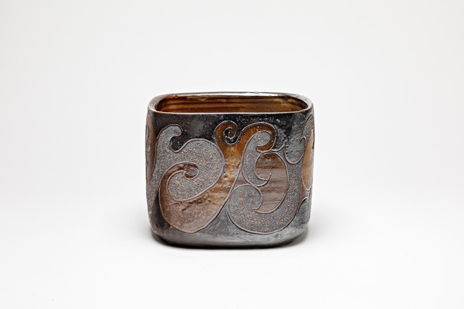Français Pot carré en grès à décor abstrait de Georges Martin, vers 1970-1980 en vente