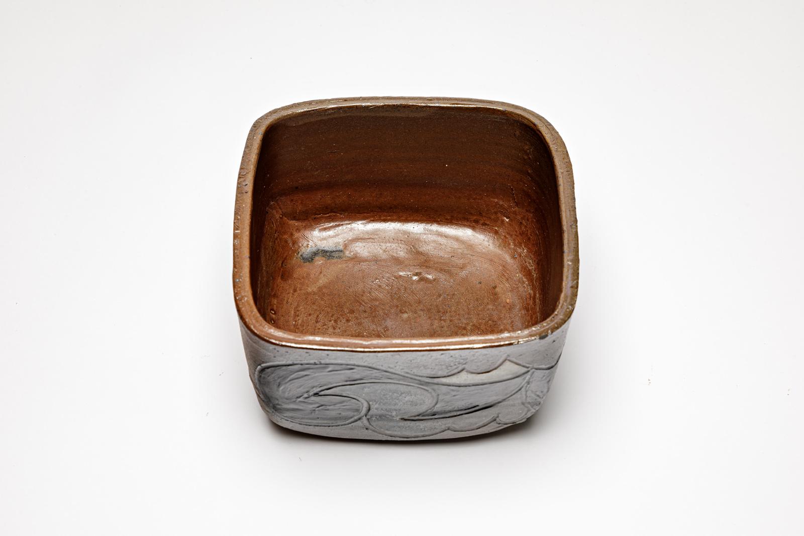 Céramique Pot carré en grès à décor abstrait de Georges Martin, vers 1970-1980 en vente