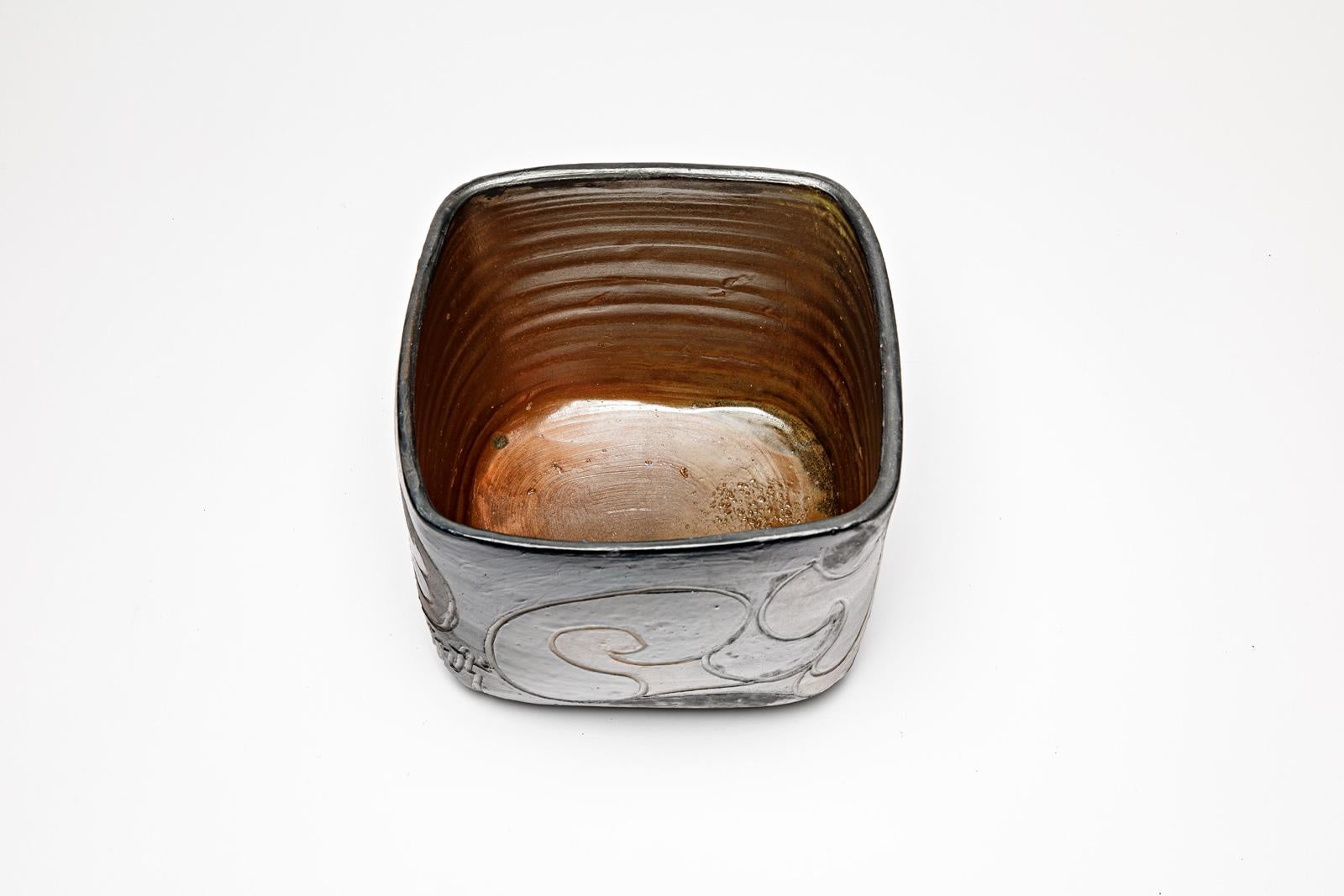 Céramique Pot carré en grès à décor abstrait de Georges Martin, vers 1970-1980 en vente