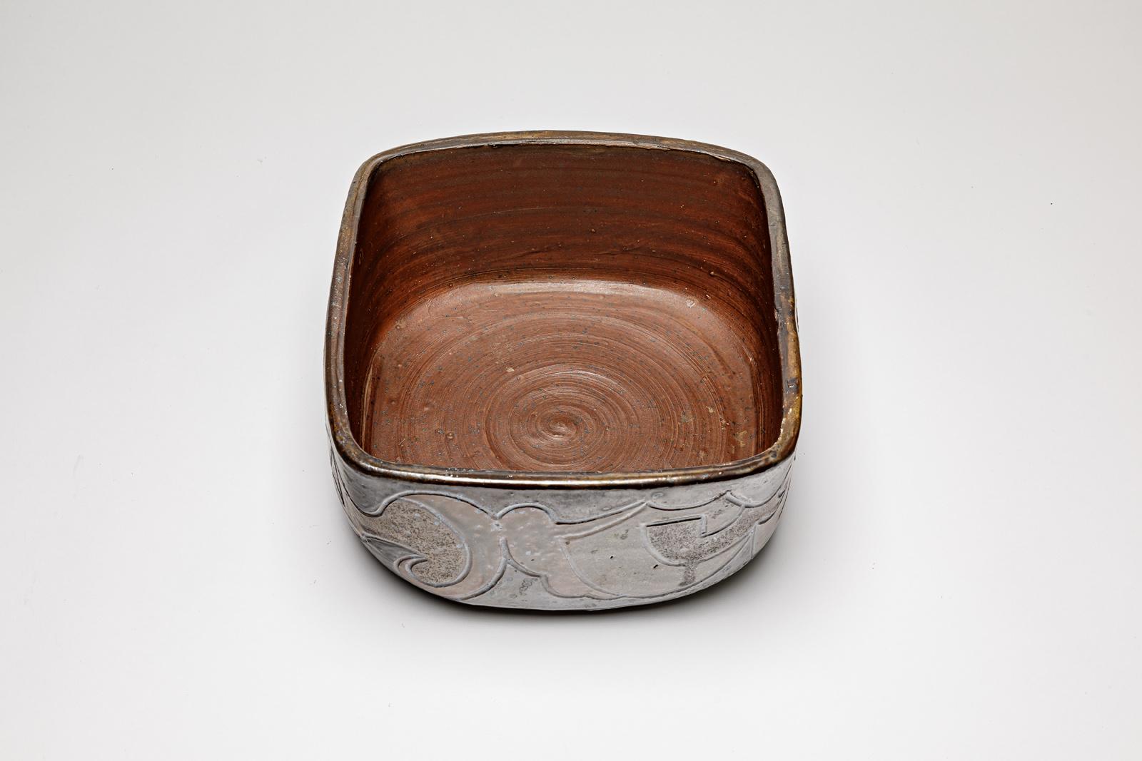 Céramique Pot carré en grès à décor abstrait de Georges Martin, vers 1970-1980 en vente