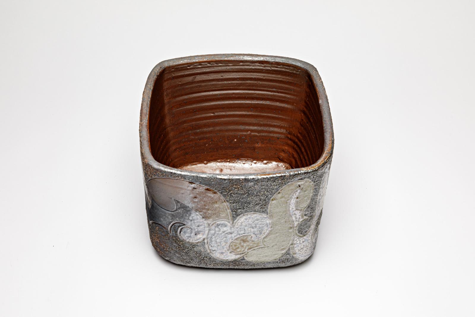 Céramique Pot carré en grès à décor abstrait de Georges Martin, vers 1970-1980 en vente