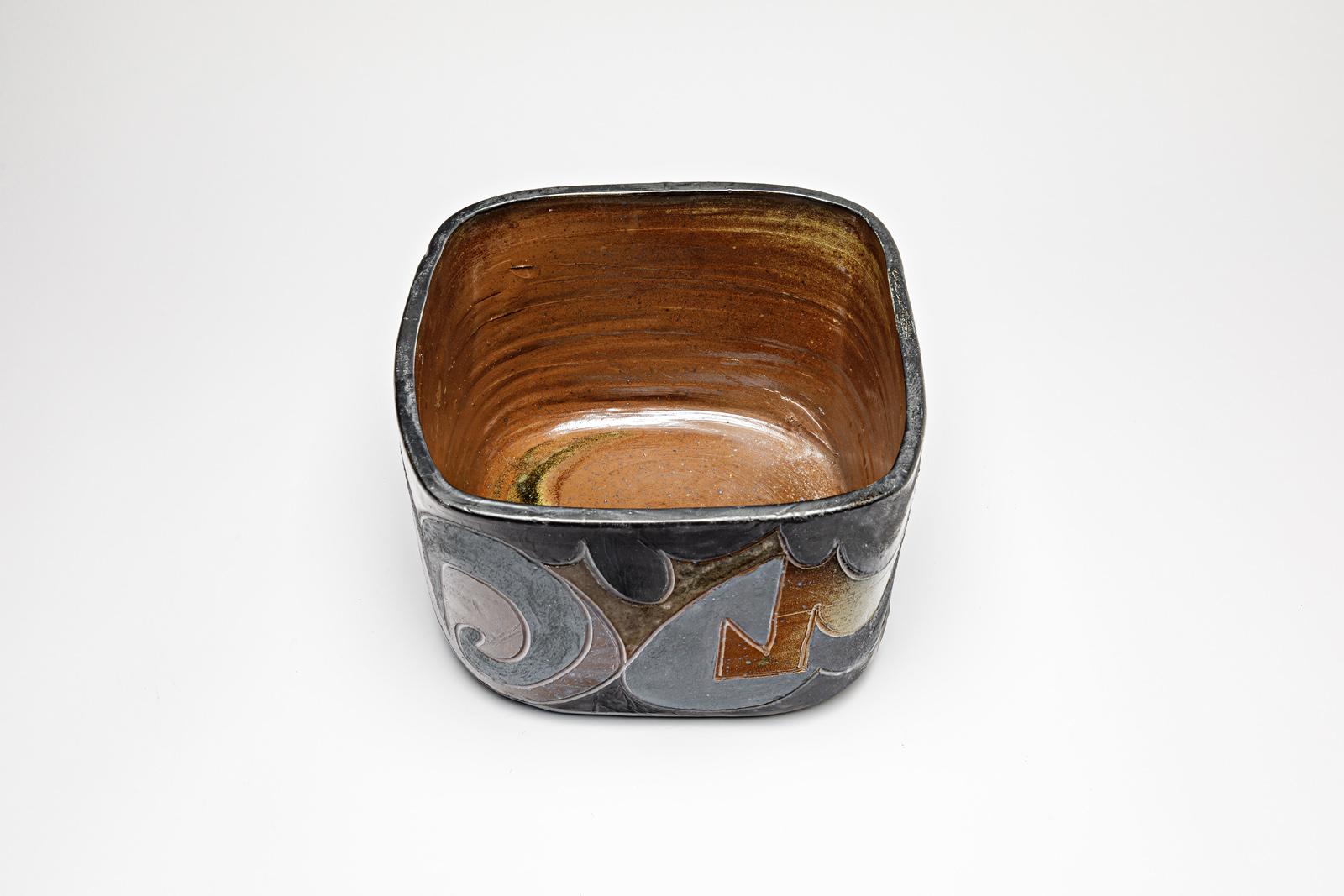 Céramique Pot carré en grès à décor abstrait de Georges Martin, vers 1970-1980 en vente
