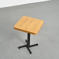 Quadratischer Tisch von Charlotte Perriand um 1975