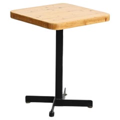 Table carrée par Charlotte Perriand circa 1975