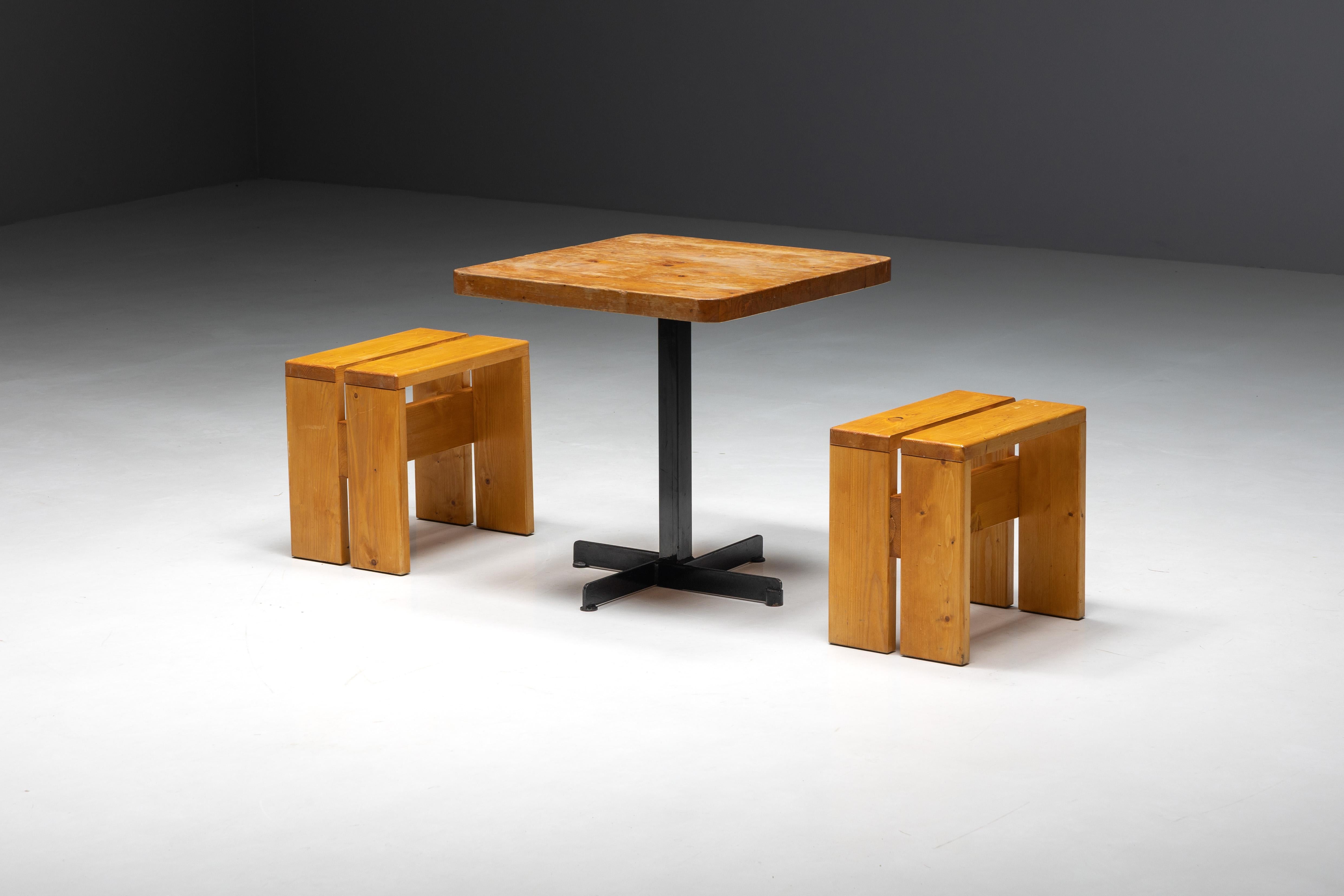 Quadratischer Tisch von Charlotte Perriand für „Les Arcs“, Frankreich, 1960er Jahre im Angebot 3
