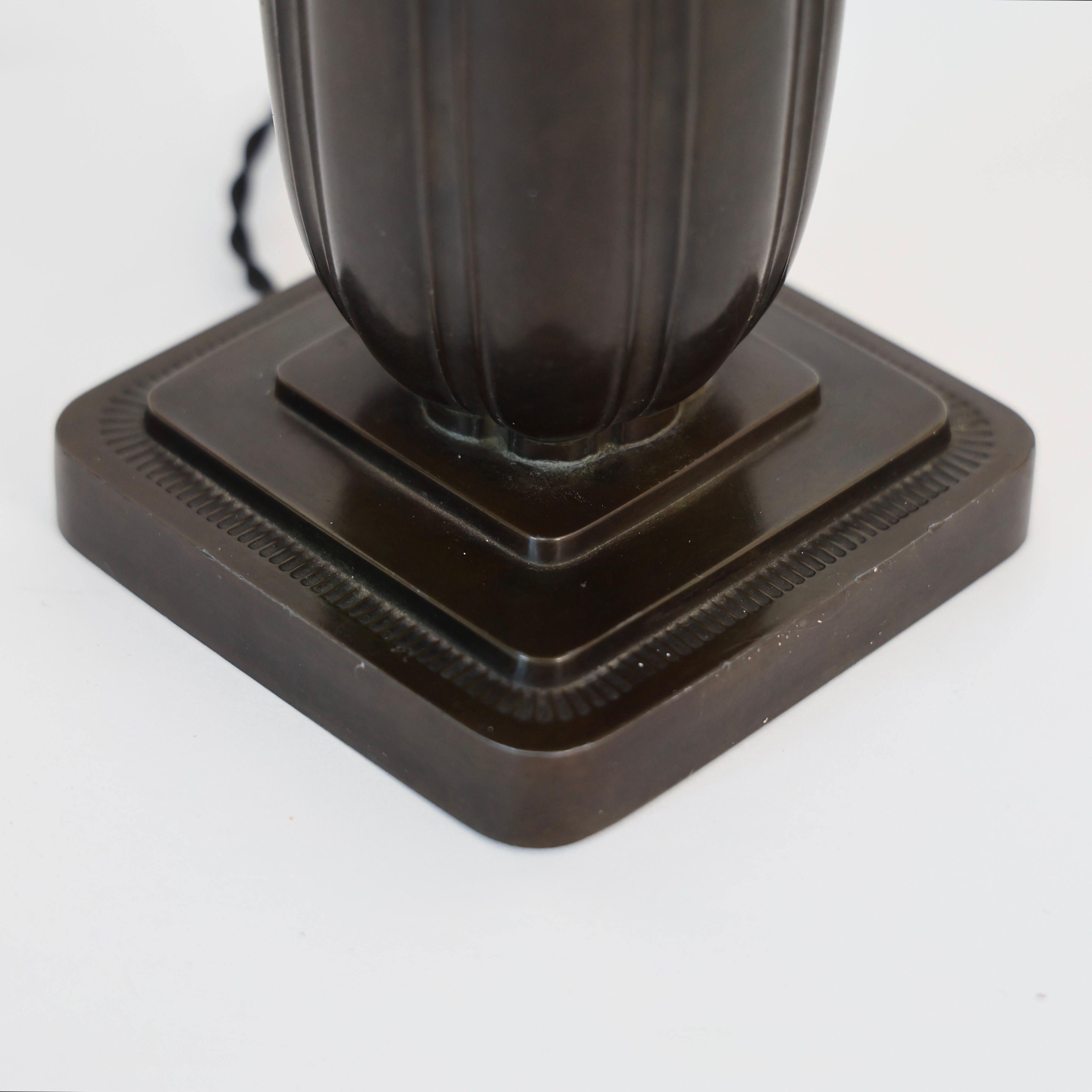 Quadratische Tischlampe von Just Andersen, 1930er Jahre, Dänemark im Angebot 3