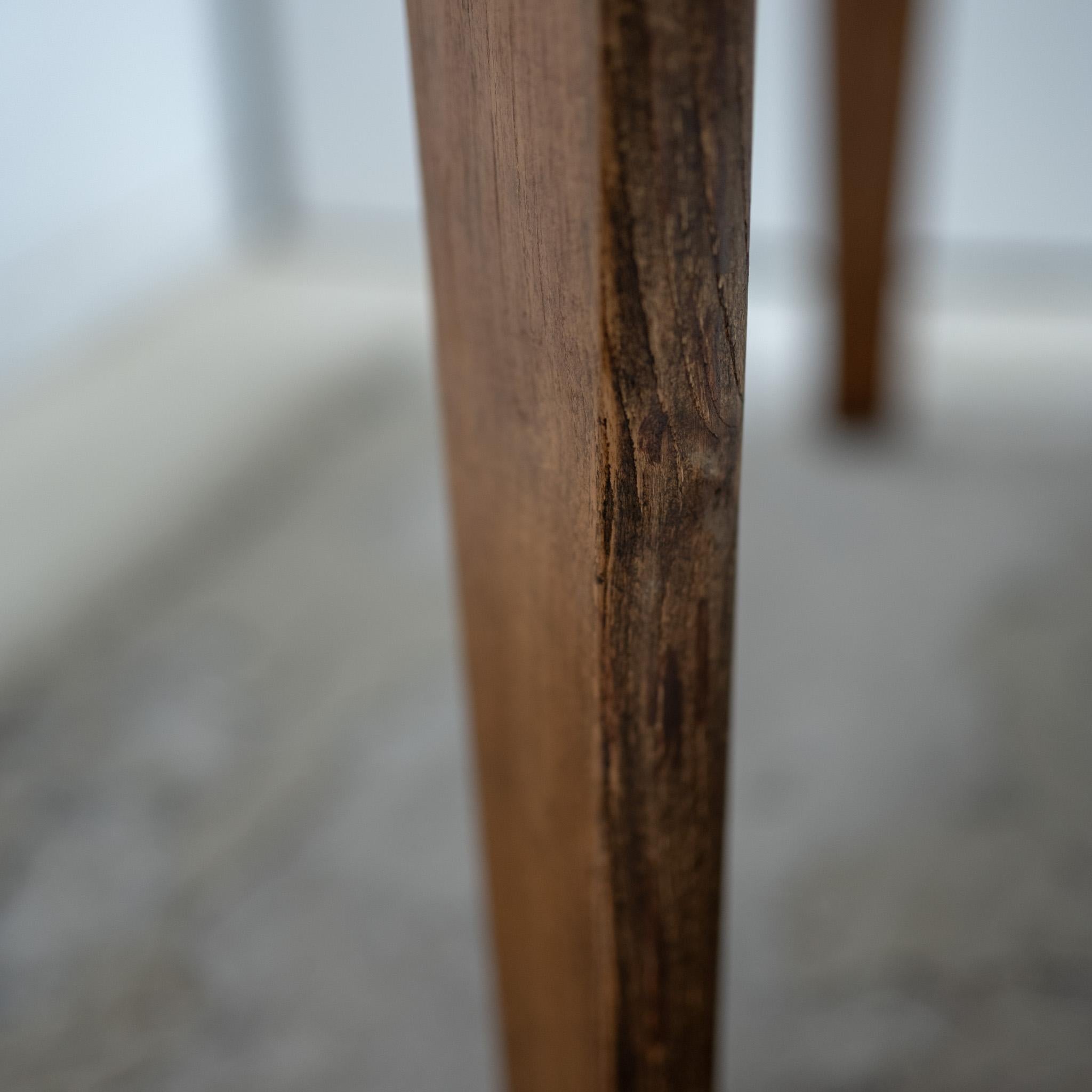 Table carrée Pierre Jeanneret en vente 1