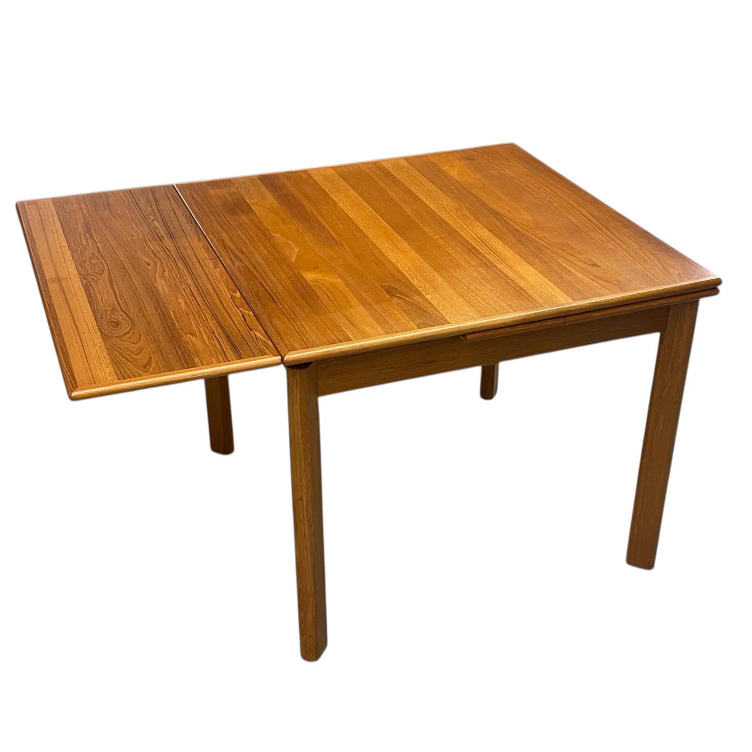 De cuadrada a rectangular BRDR Furbo Mesa de comedor extensible de teca danesa Moderno de mediados de siglo en venta