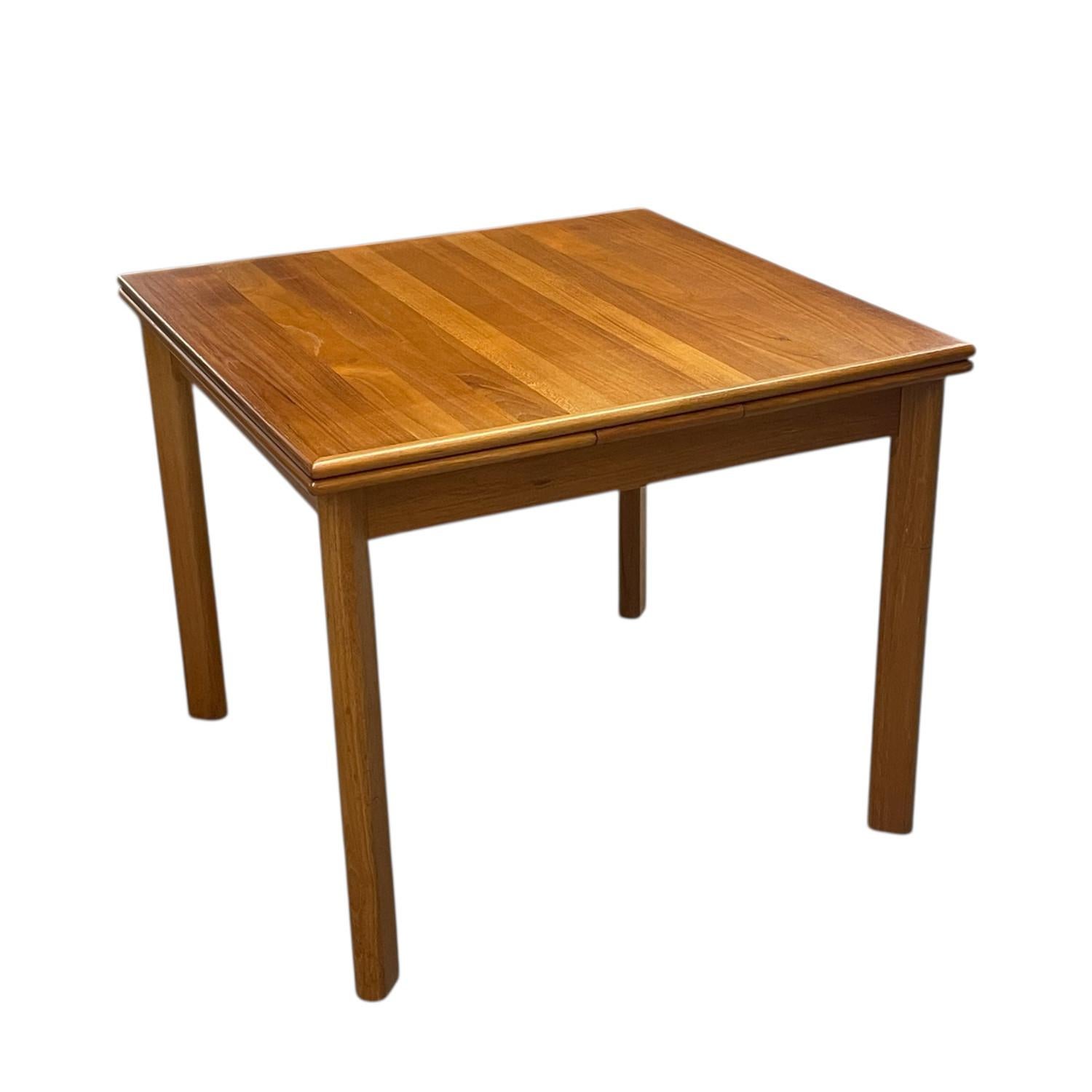 De cuadrada a rectangular BRDR Furbo Mesa de comedor extensible de teca danesa Danés en venta
