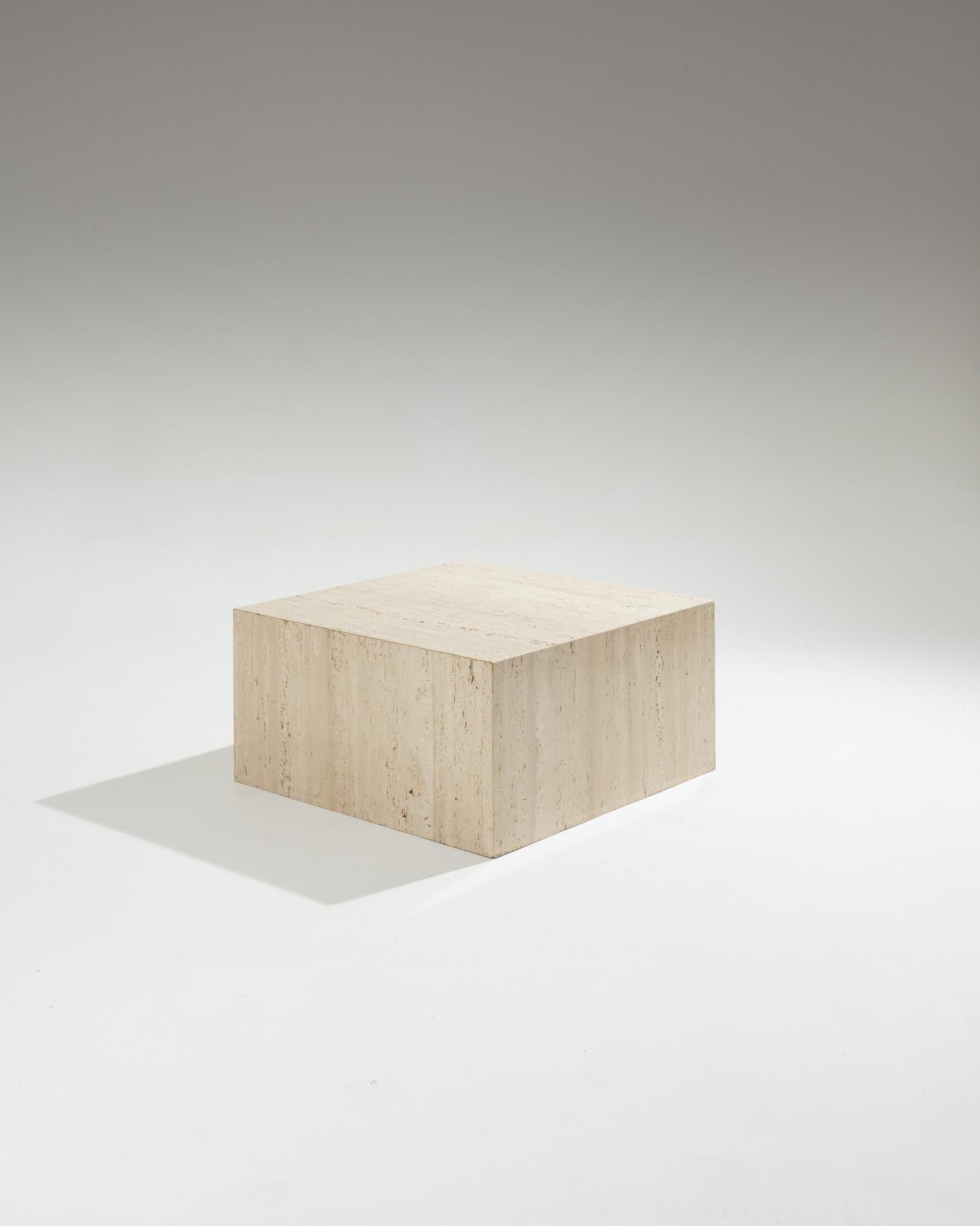 Square Travertine Coffee Table, 1970s In Excellent Condition For Sale In PARIS, FR