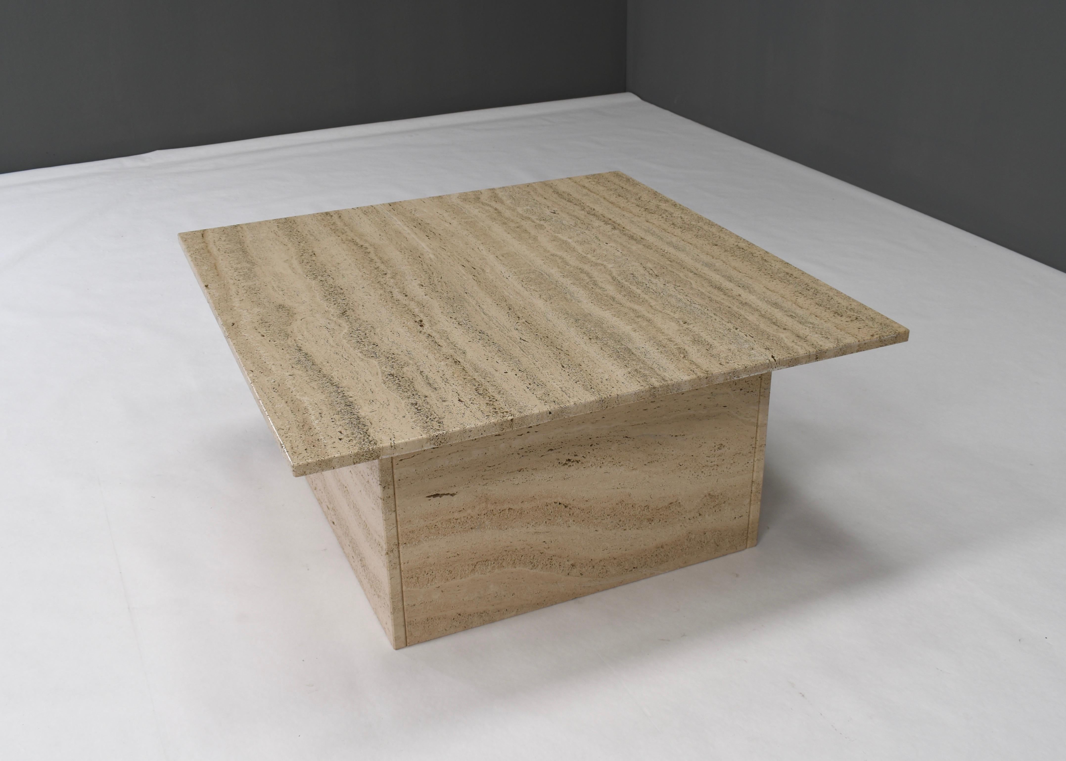 Italian Square Travertine Coffee Table in the style of Up&Up Mangiarotti, Italy, 1970 For Sale