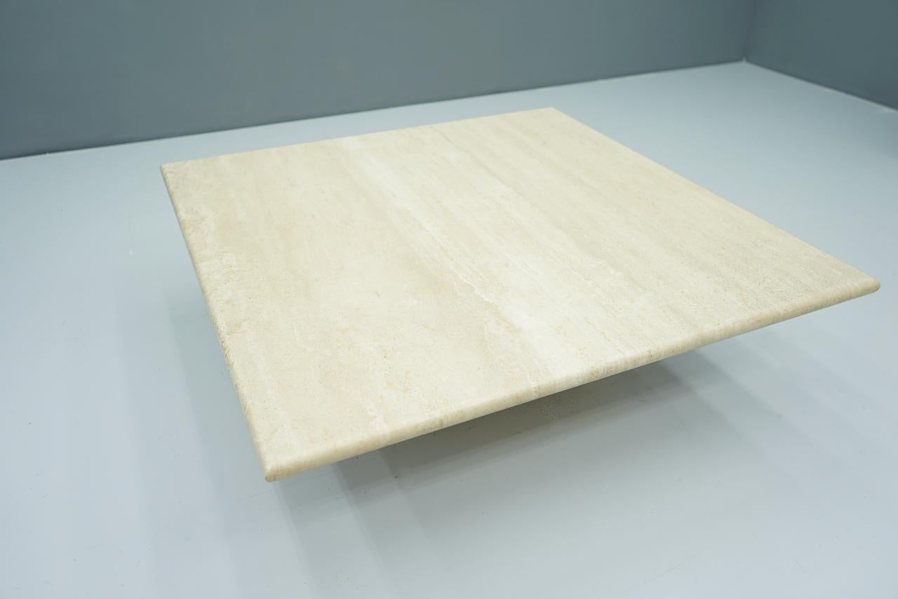 Square Travertine Coffee Table, Italy, 1970s In Good Condition For Sale In Frankfurt / Dreieich, DE