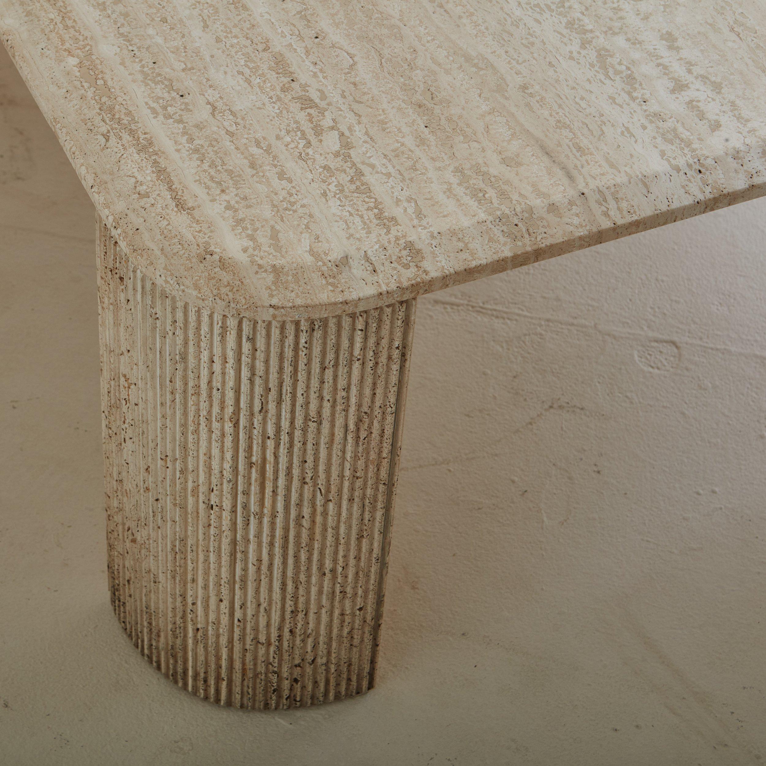 Square Travertine Coffee Table with Fluted Legs, Italy 20th Century For Sale 2