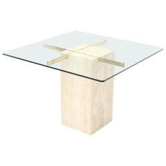 Quadratischer Esstisch mit Sockel aus Travertinmarmor und Glasplatte aus Messing