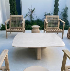 Quadratischer Couchtisch aus Travertin-Naturstein - Individueller großer Marmor-Mitteltisch