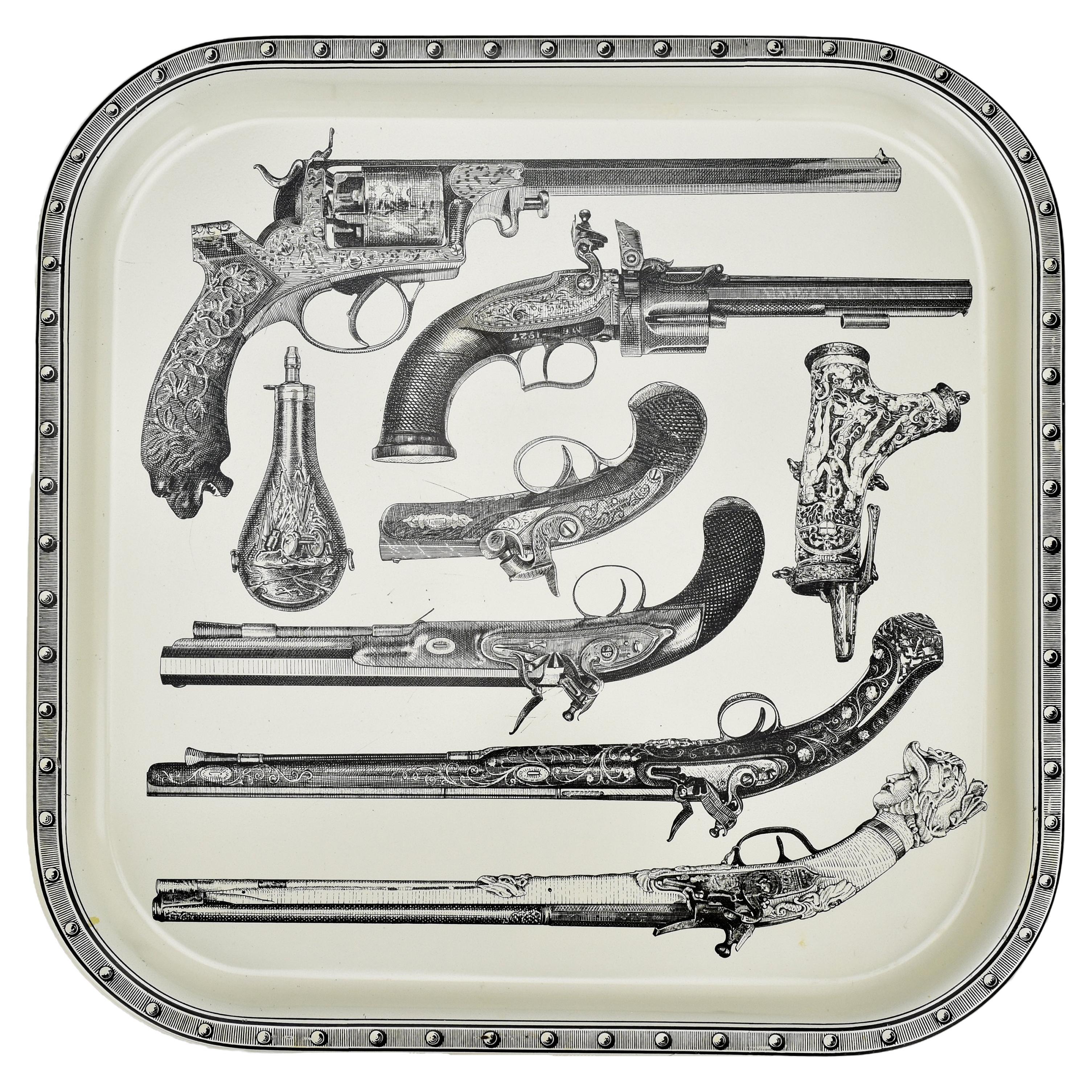 Bandeja cuadrada de Piero Fornasetti Milano Gun Pattern Metal w. Serigrafía en venta