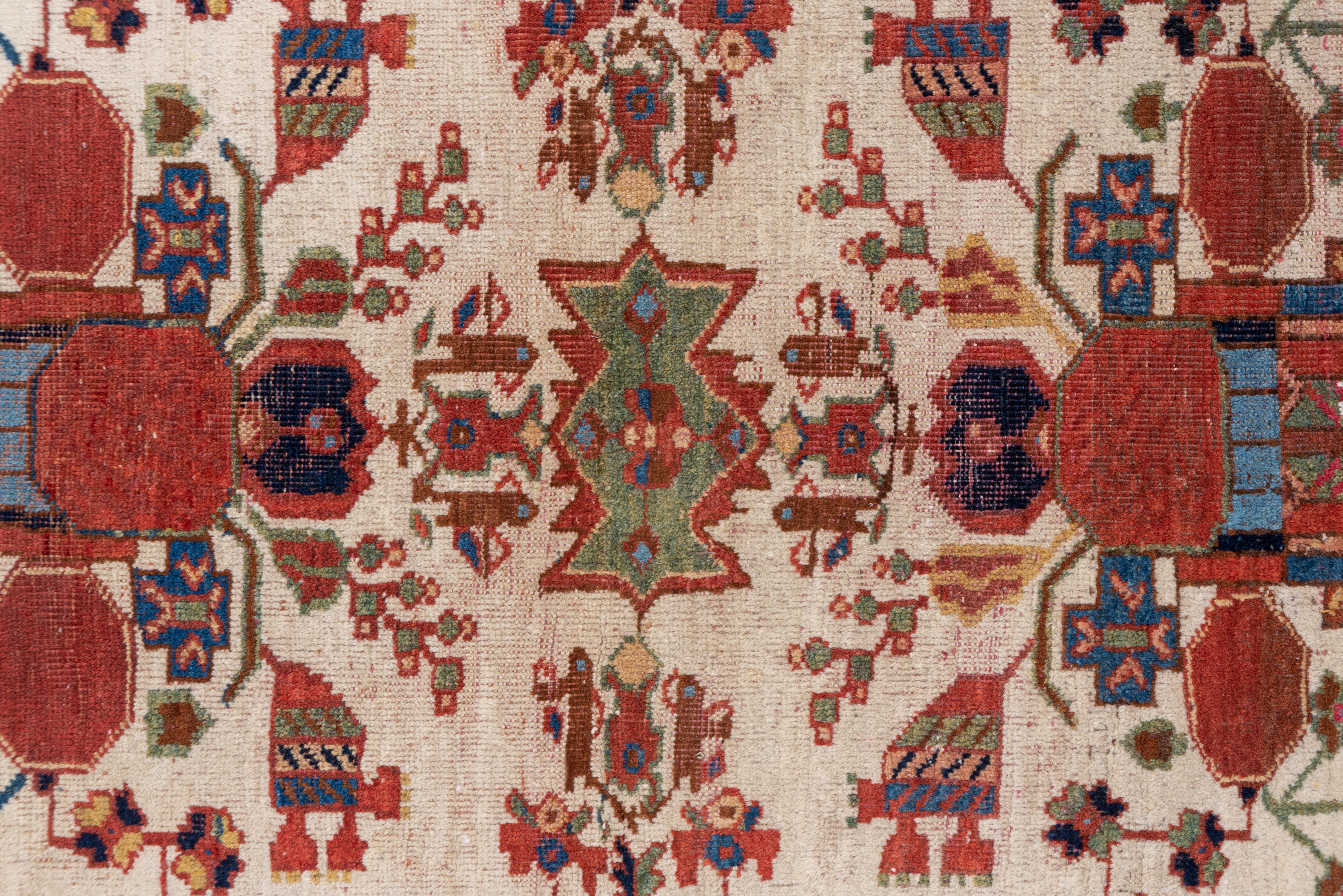 Quadratischer Afshar-Stammesteppich, um 1910 (Stammeskunst) im Angebot