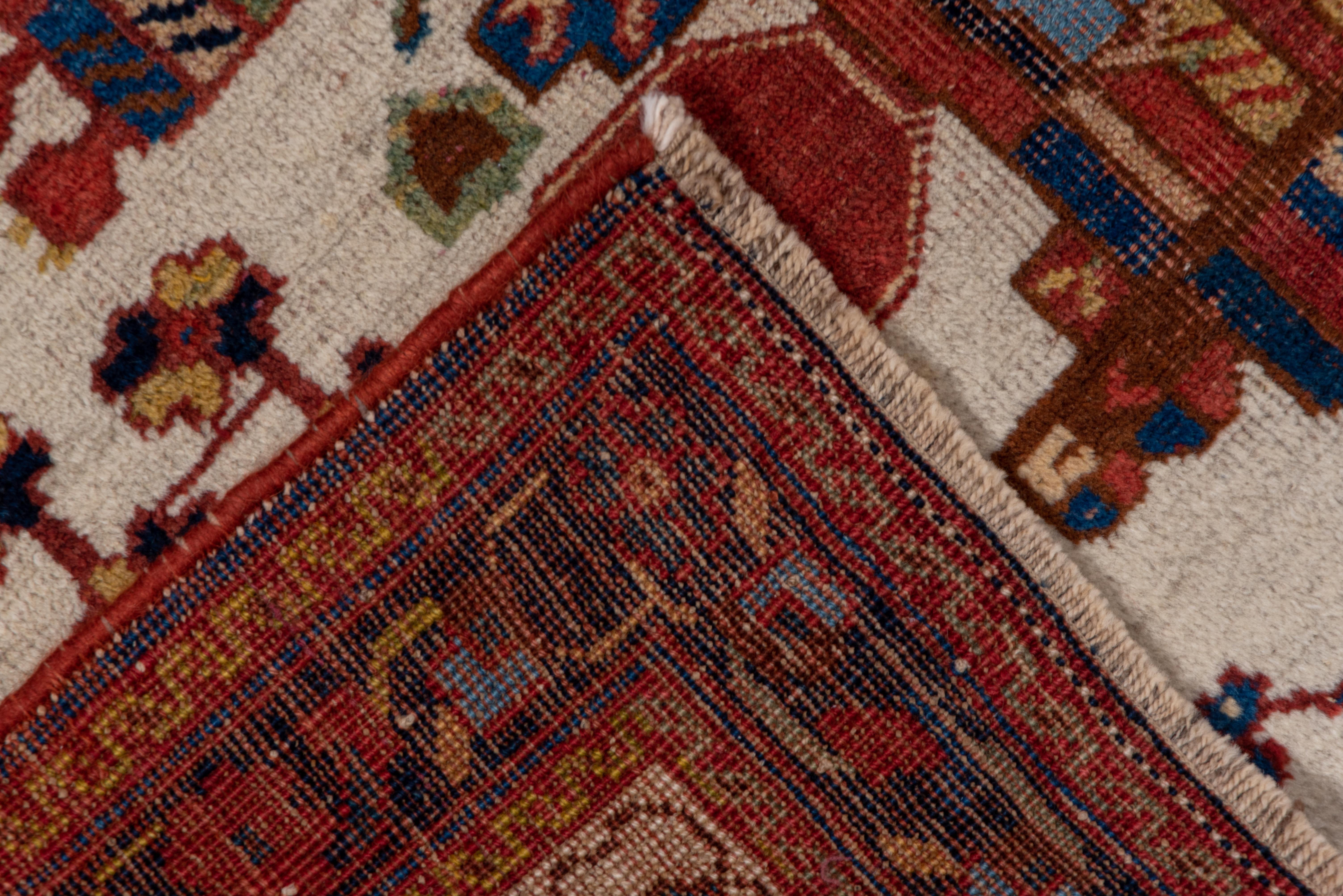 Quadratischer Afshar-Stammesteppich, um 1910 im Zustand „Gut“ im Angebot in New York, NY
