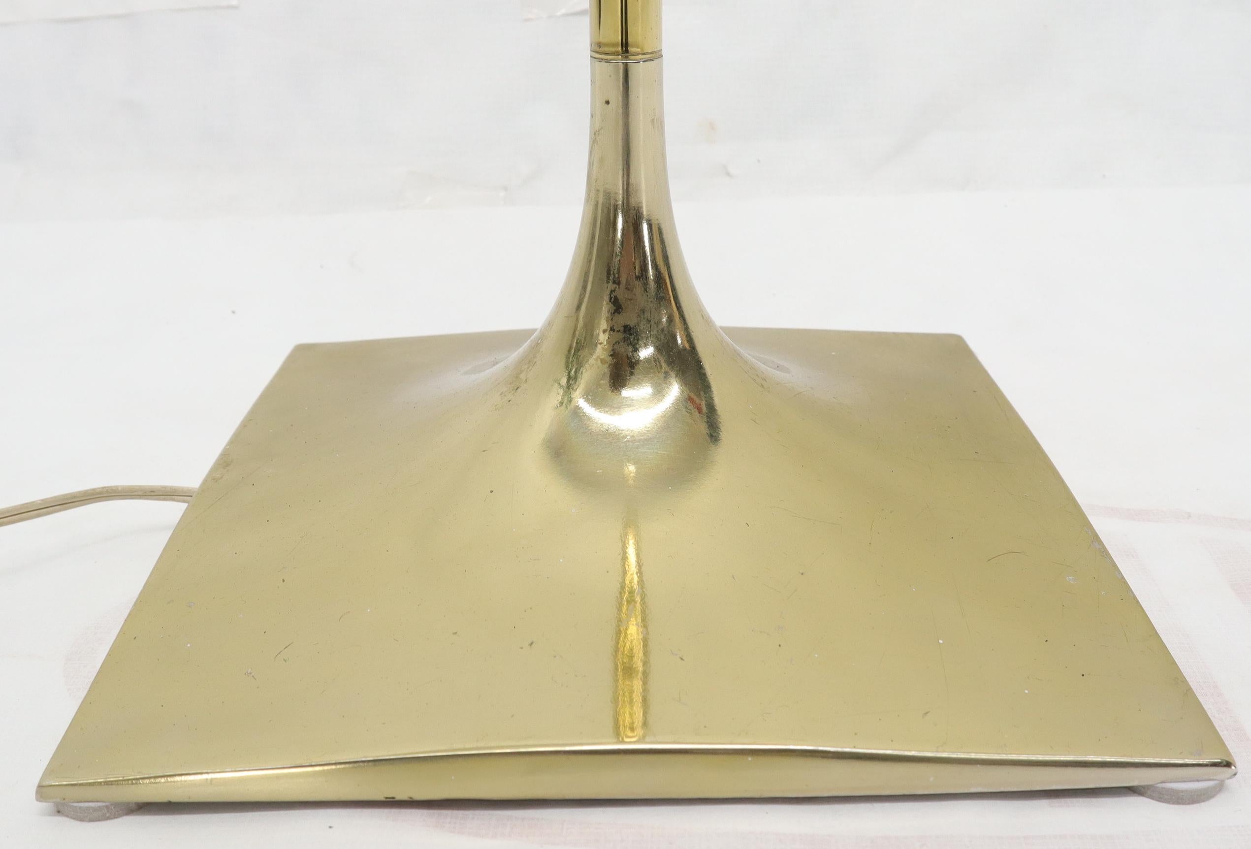 Lámpara de Pie Cuadrada Tulipa Estilo Champán o Vino Cristal Esmerilado Blanco Vidrio en venta