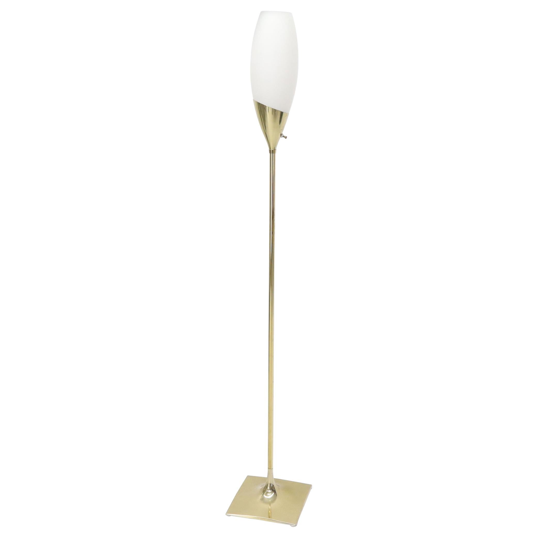 Lampadaire carré à base de tulipe en verre dépoli blanc de style champagne ou vin