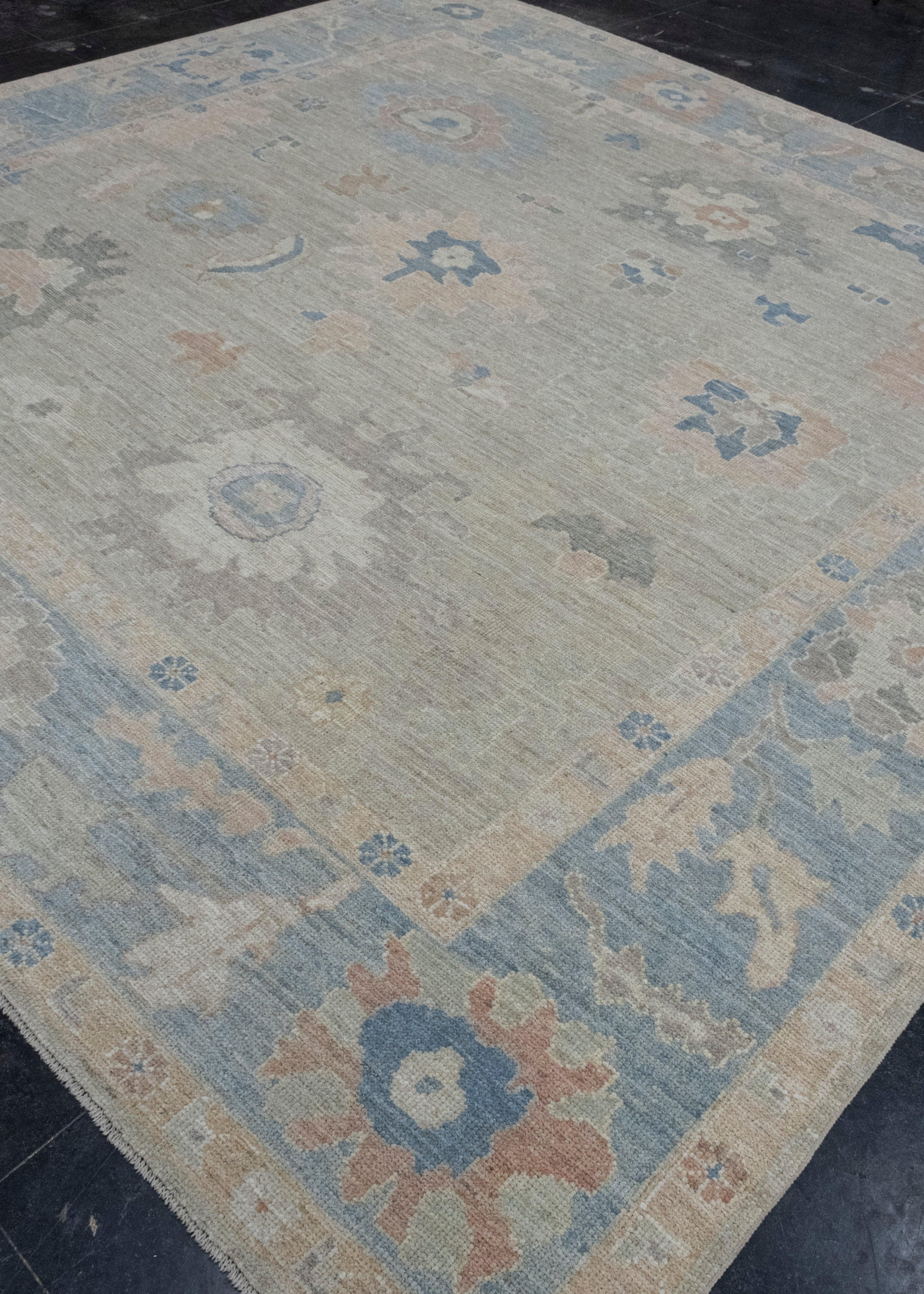 Quadratischer türkischer Oushak-Teppich 10'3