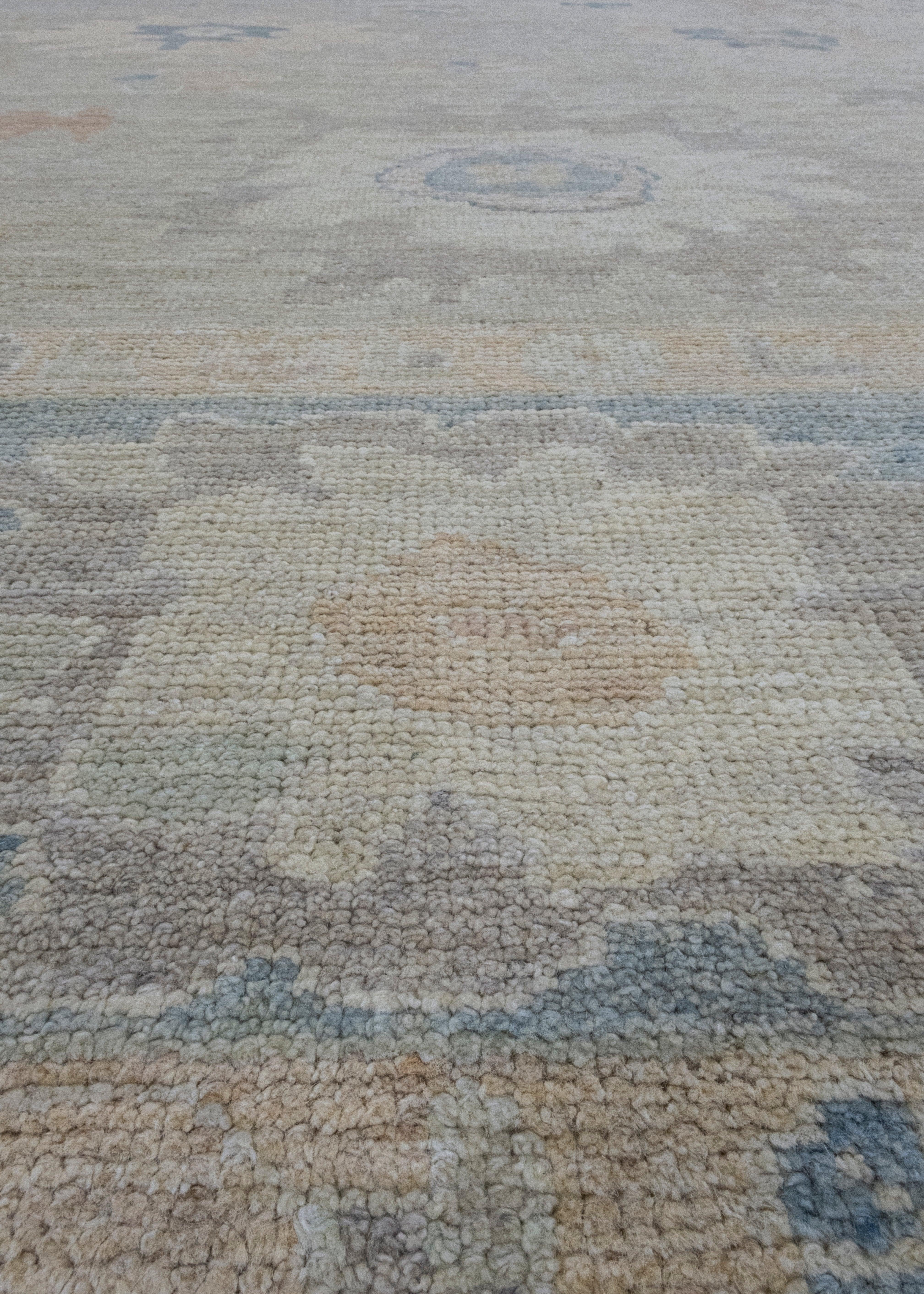 Quadratischer türkischer Oushak-Teppich 10'3