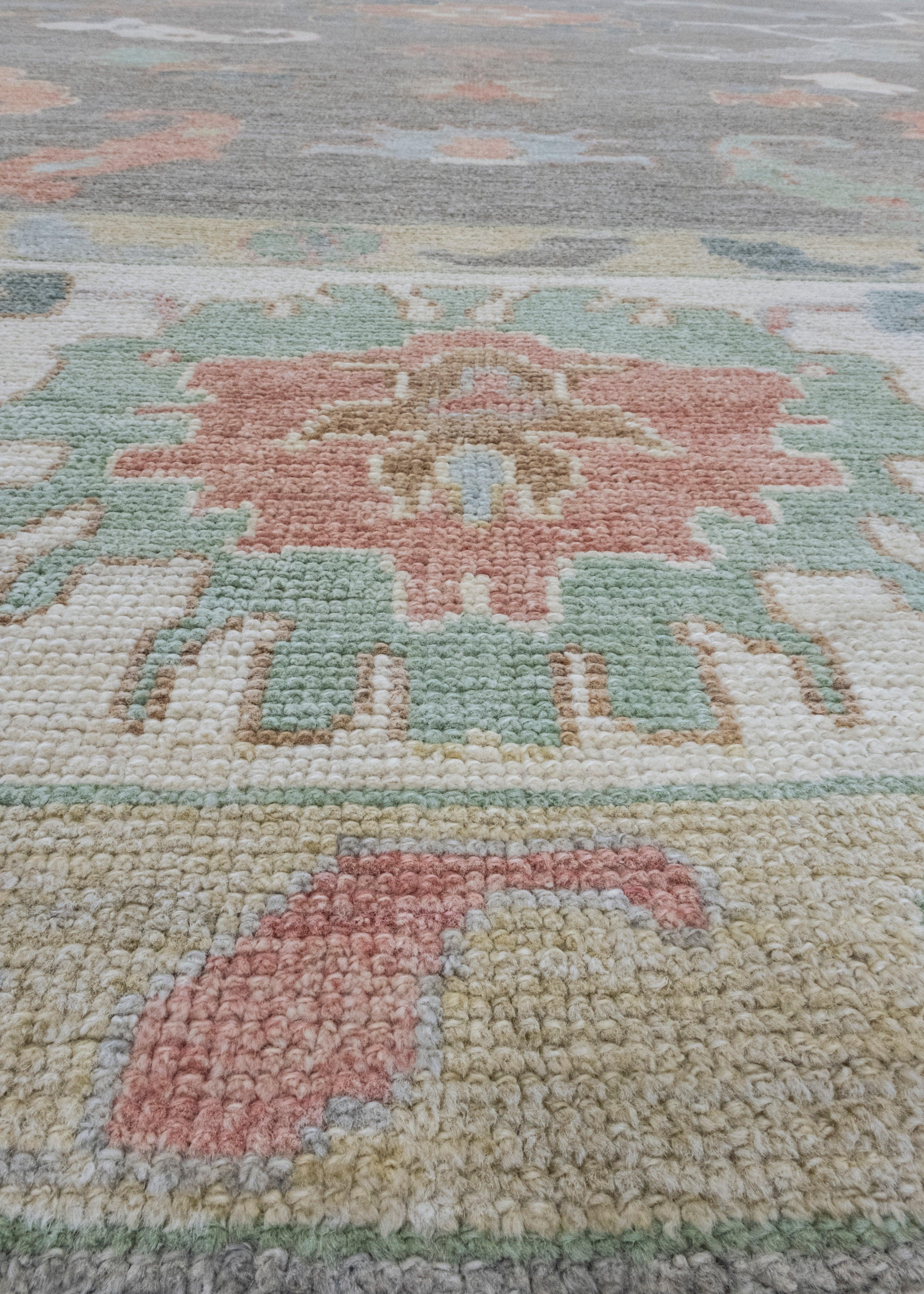 Quadratischer türkischer Oushak-Teppich 11'9