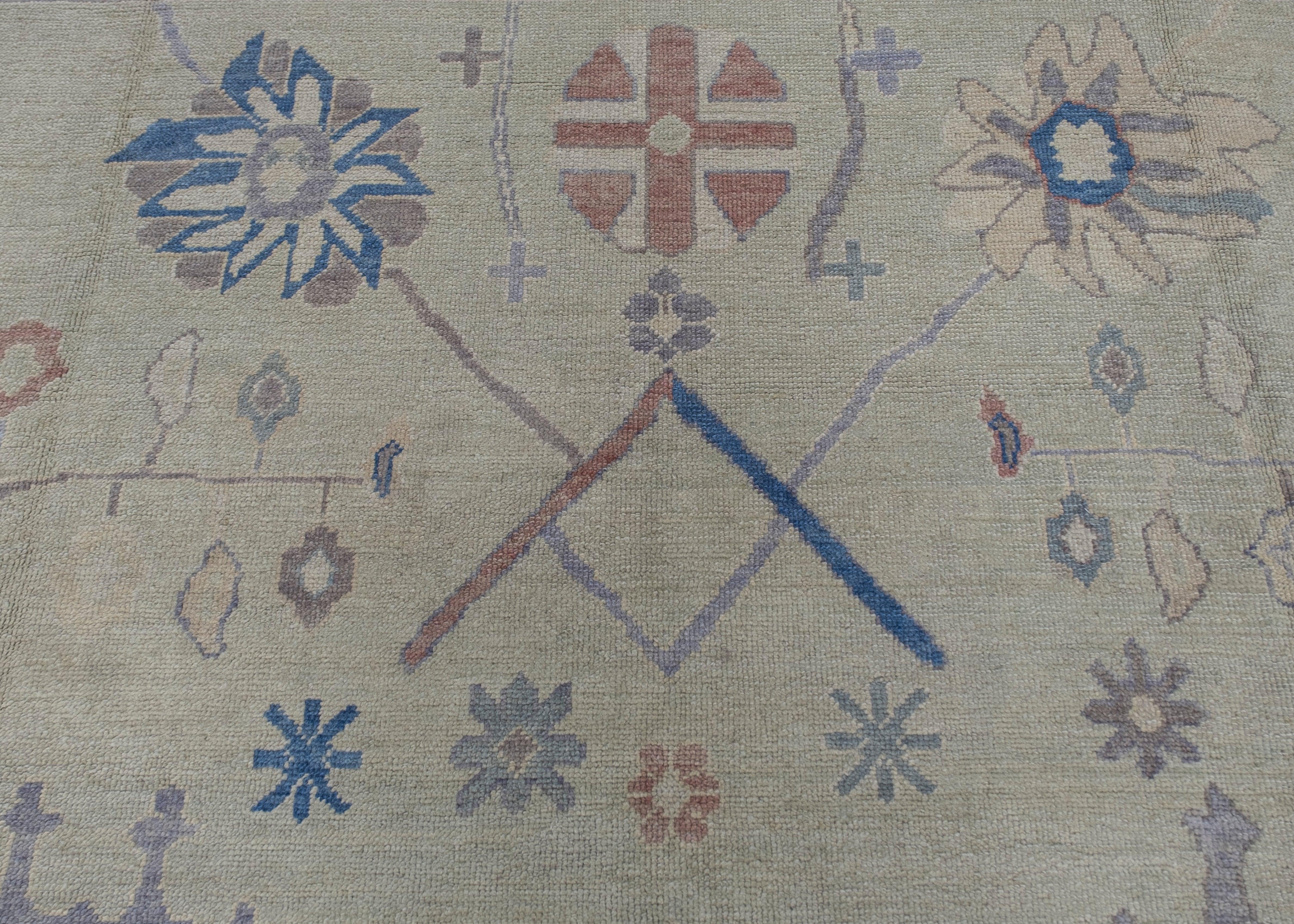 Quadratischer türkischer Oushak-Teppich 13'1