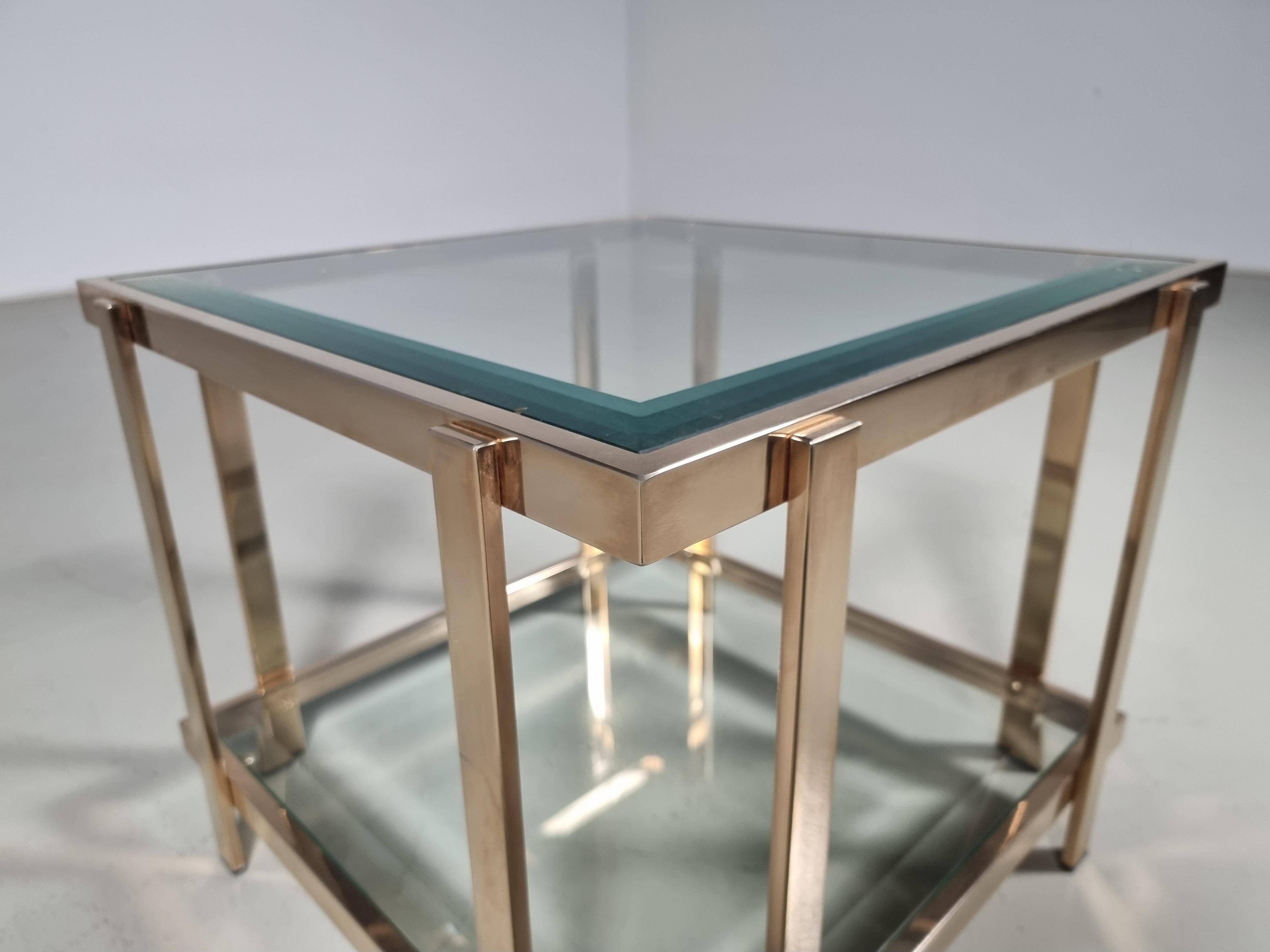 Square Two-Tier 23-Carat Gold Plated Modern Regency Side Table by Belgo Chrom In Good Condition For Sale In amstelveen, NL