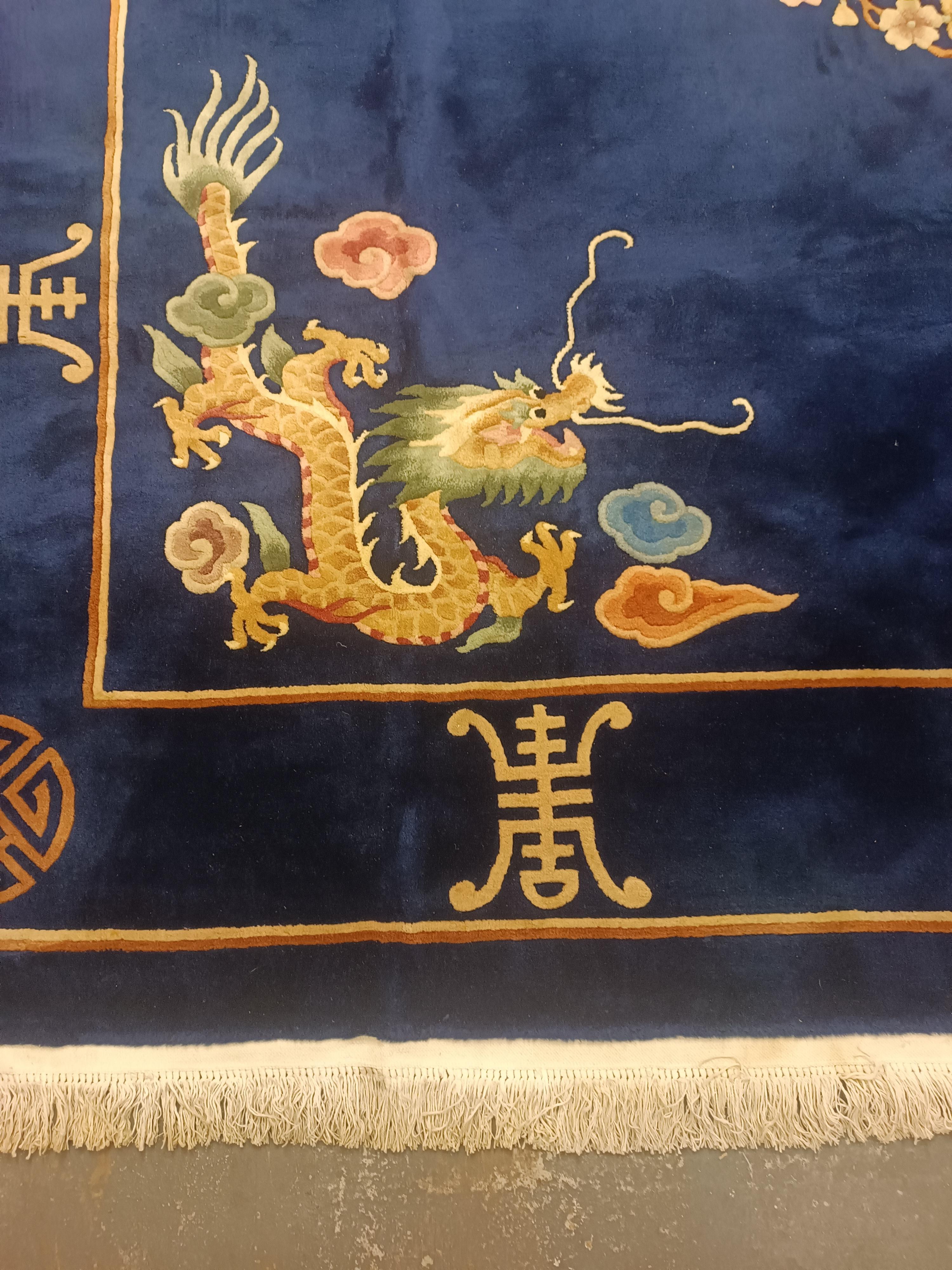 Tappeto quadrato d'epoca, tappeto cinese Art Deco Orientale fatto a mano blu navy in vendita 2