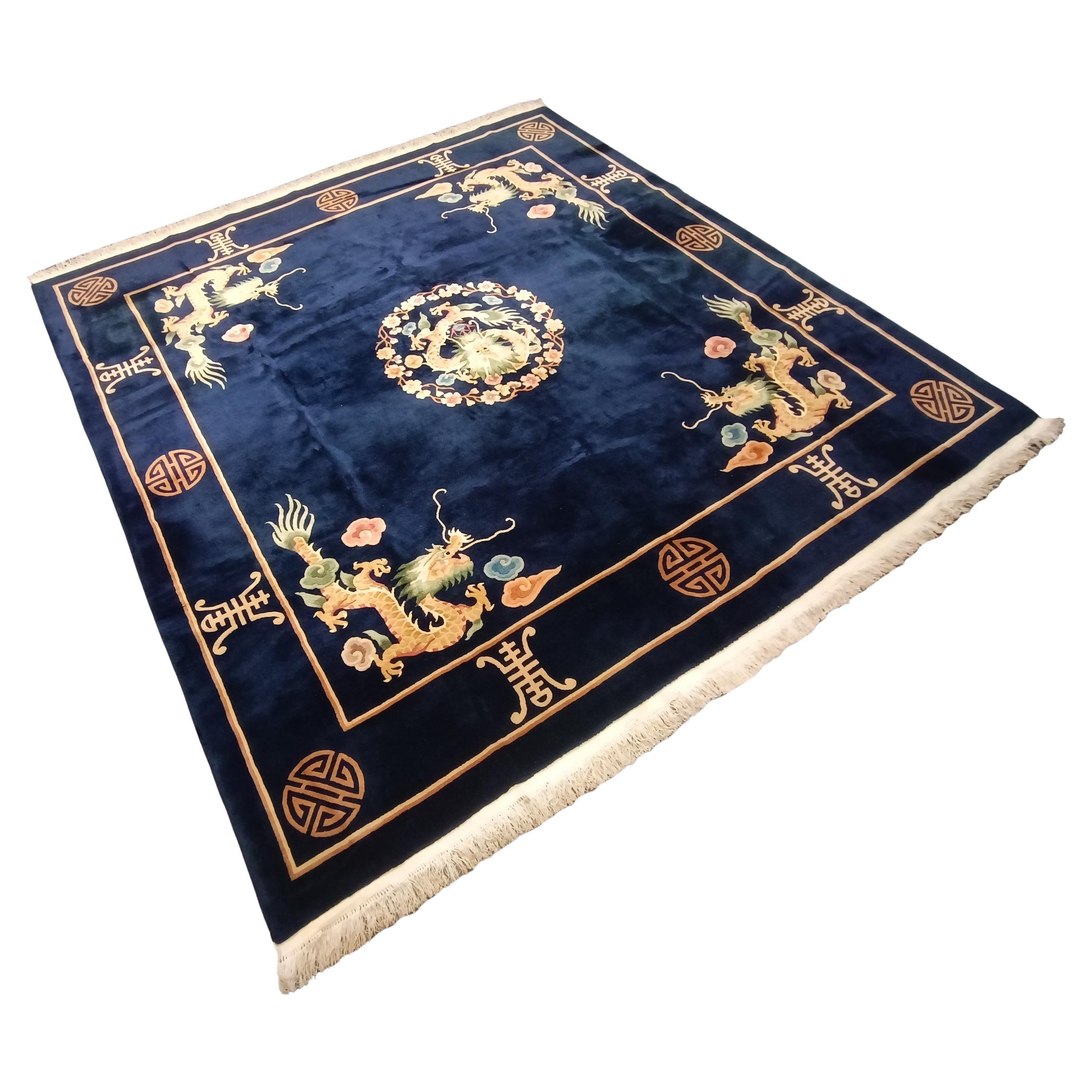 Art Déco Tappeto quadrato d'epoca, tappeto cinese Art Deco Orientale fatto a mano blu navy in vendita
