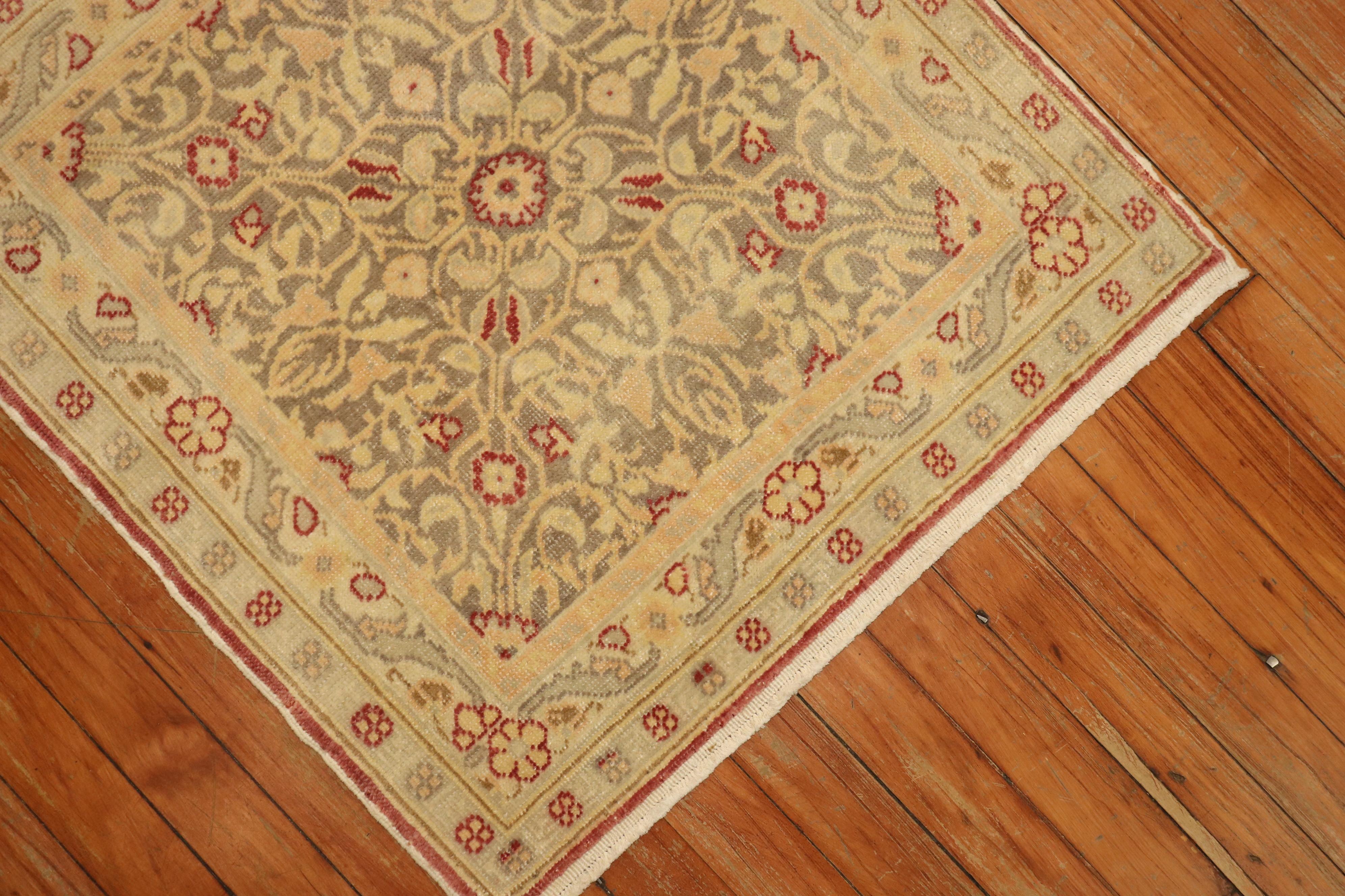 Türkischer brauner Crimson-Roter Teppich des 20. Jahrhunderts (Wolle) im Angebot