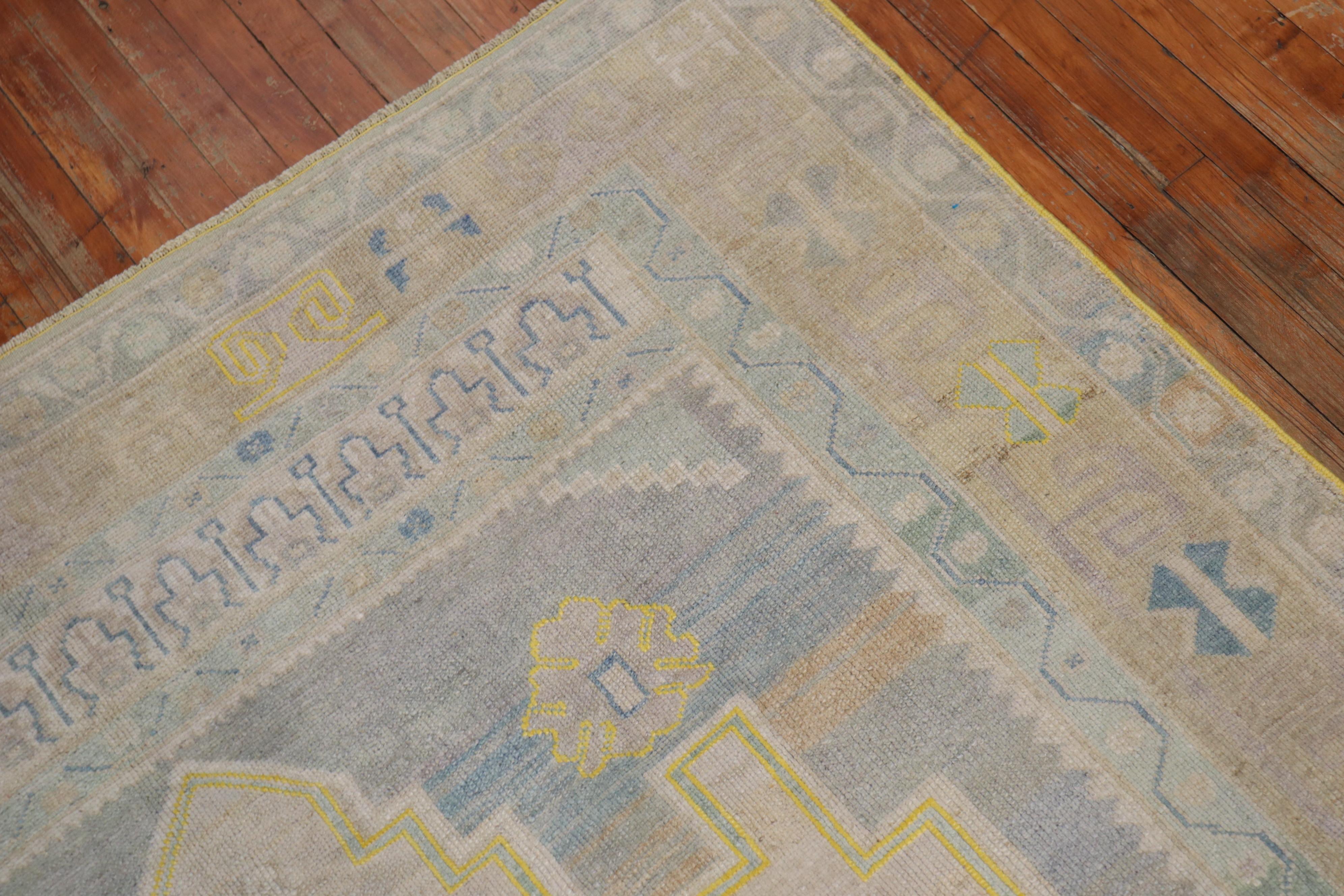 Square Vintage Turkish Oushak Rug In Good Condition For Sale In New York, NY