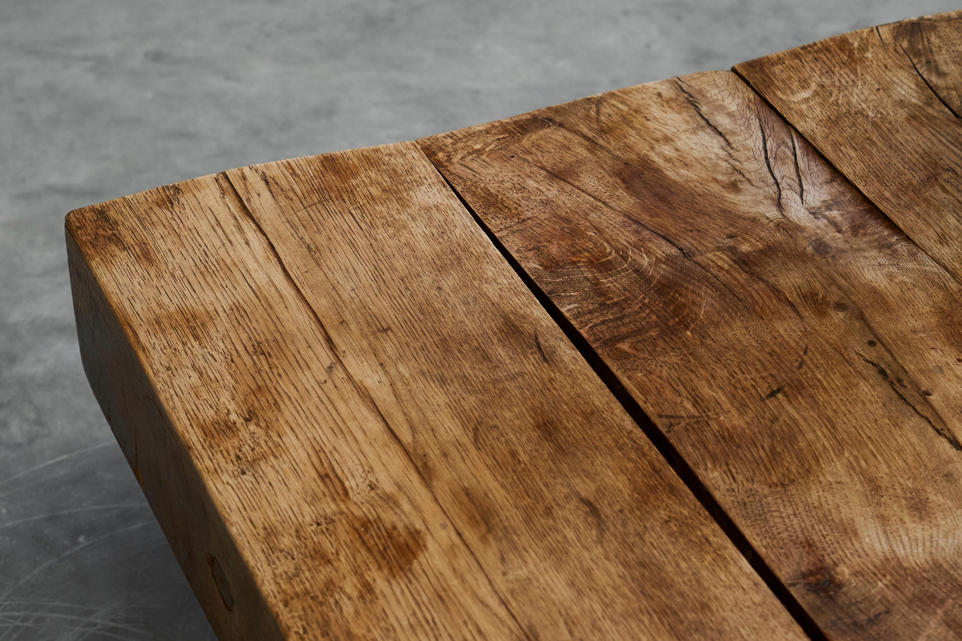 Table basse carrée de style Wabi Sabi en Oak Oak massif Europe 1960s en vente 3