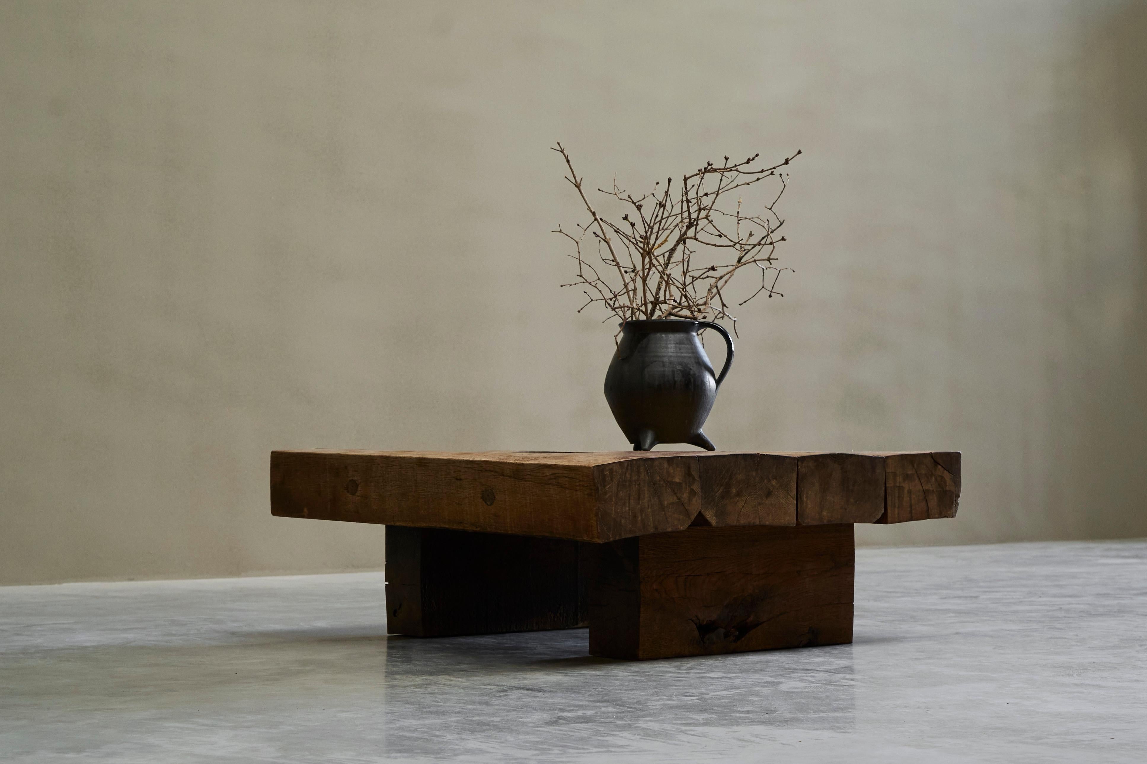 Table basse carrée de style Wabi Sabi en Oak Oak massif Europe 1960s en vente 4