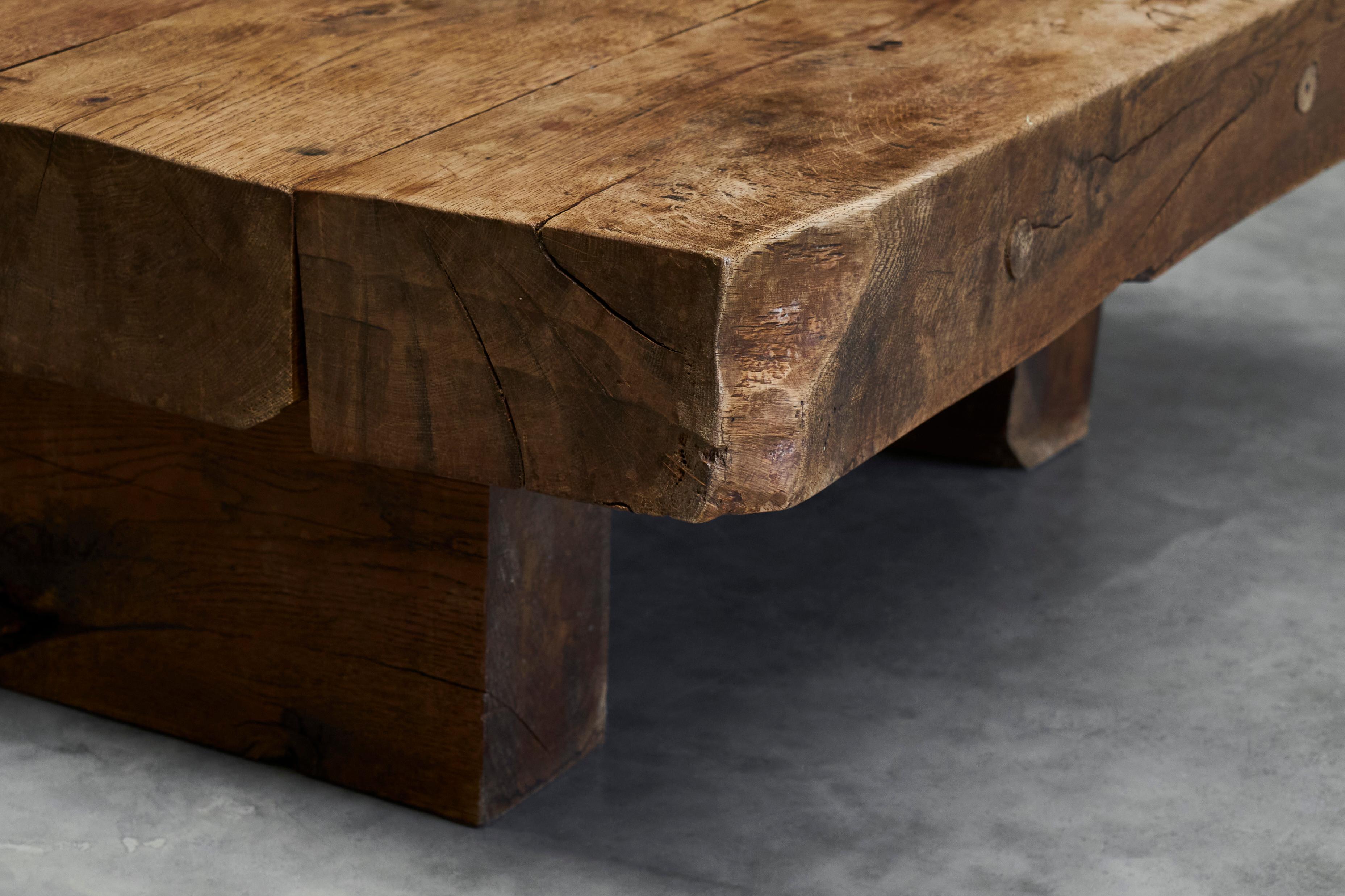 Fait main Table basse carrée de style Wabi Sabi en Oak Oak massif Europe 1960s en vente