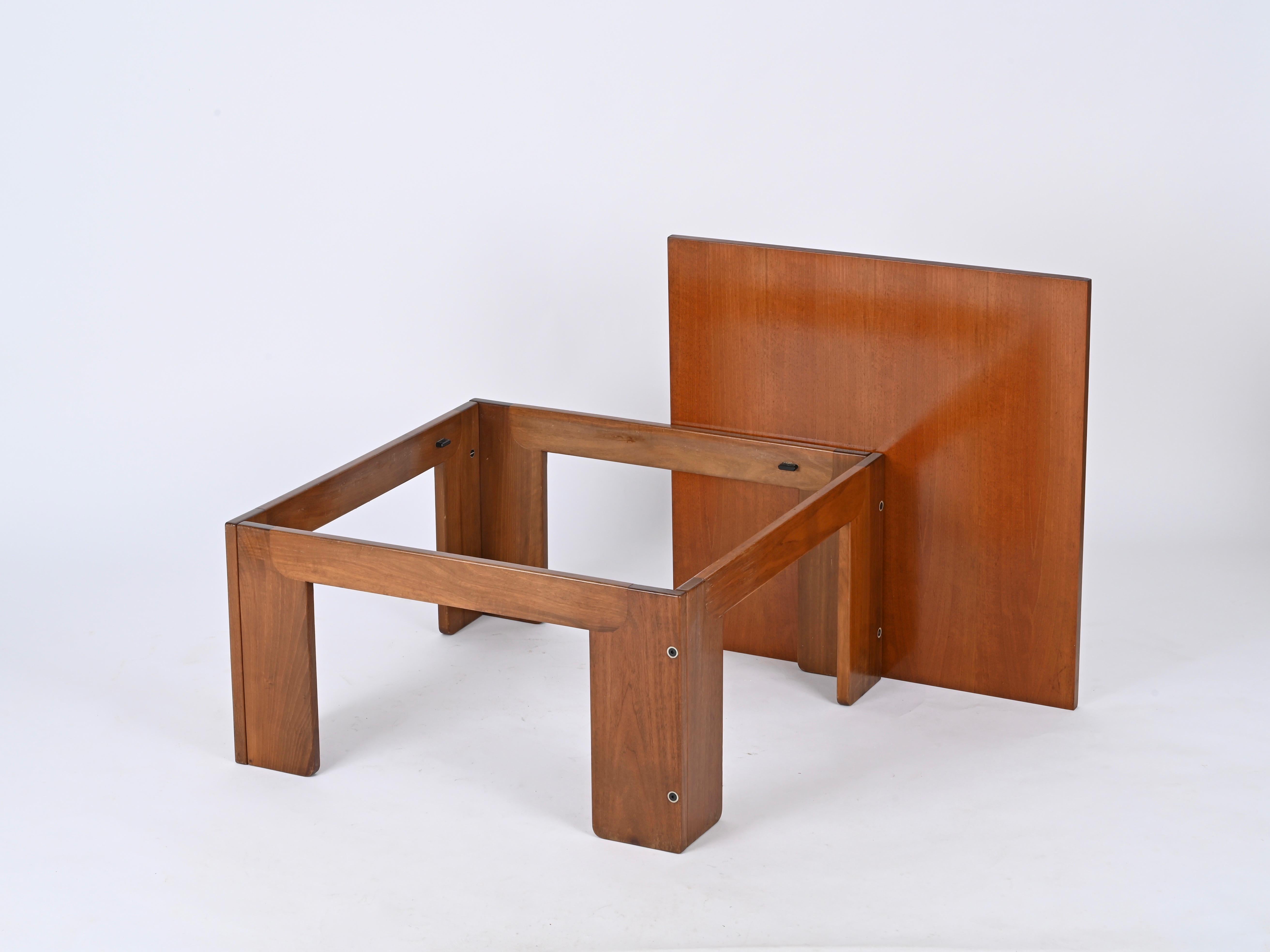Quadratischer Couchtisch aus Nussbaumholz von Afra und Tobia Scarpa für Cassina, Italien 1965 im Angebot 6