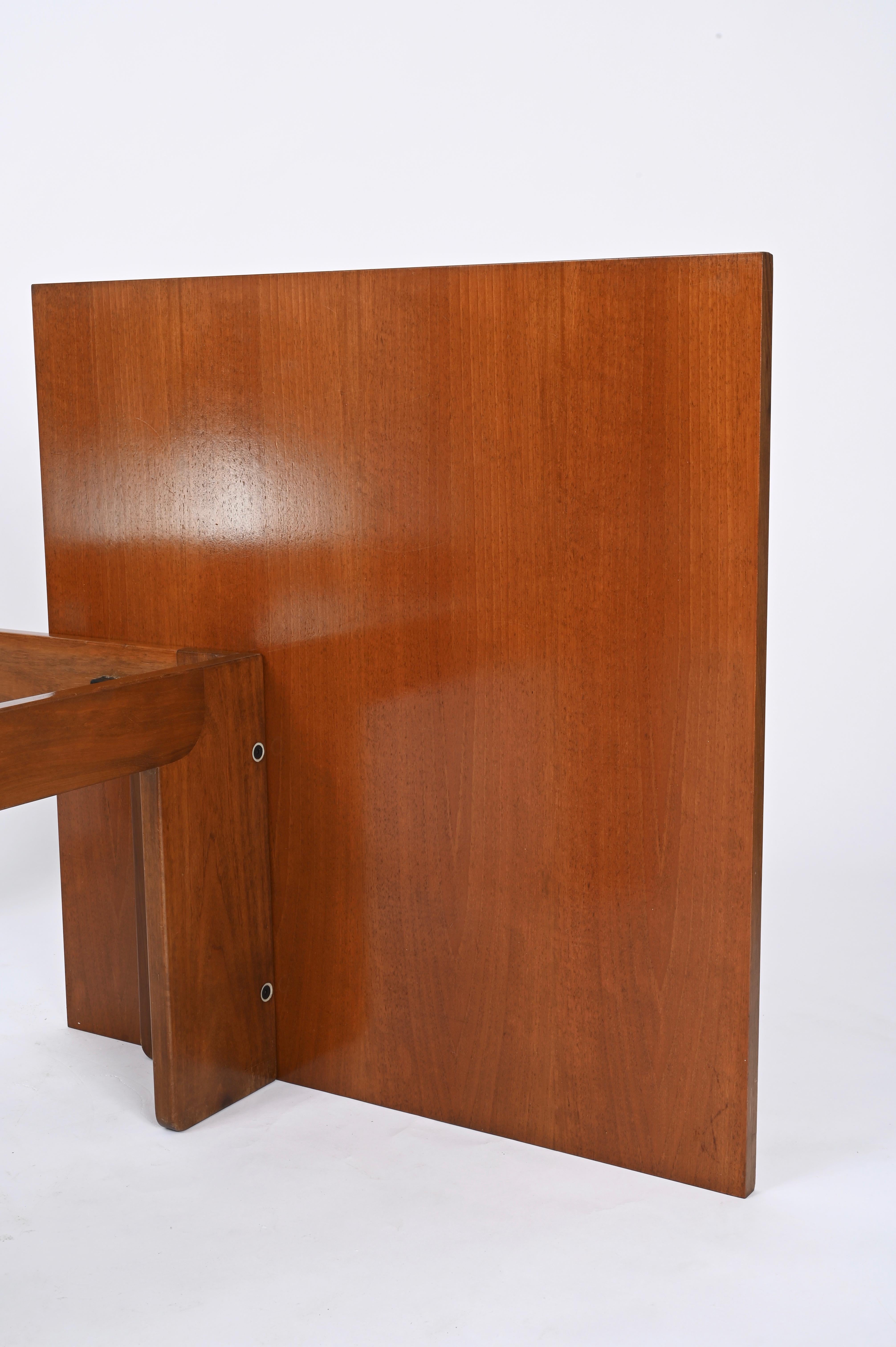 Quadratischer Couchtisch aus Nussbaumholz von Afra und Tobia Scarpa für Cassina, Italien 1965 im Angebot 7