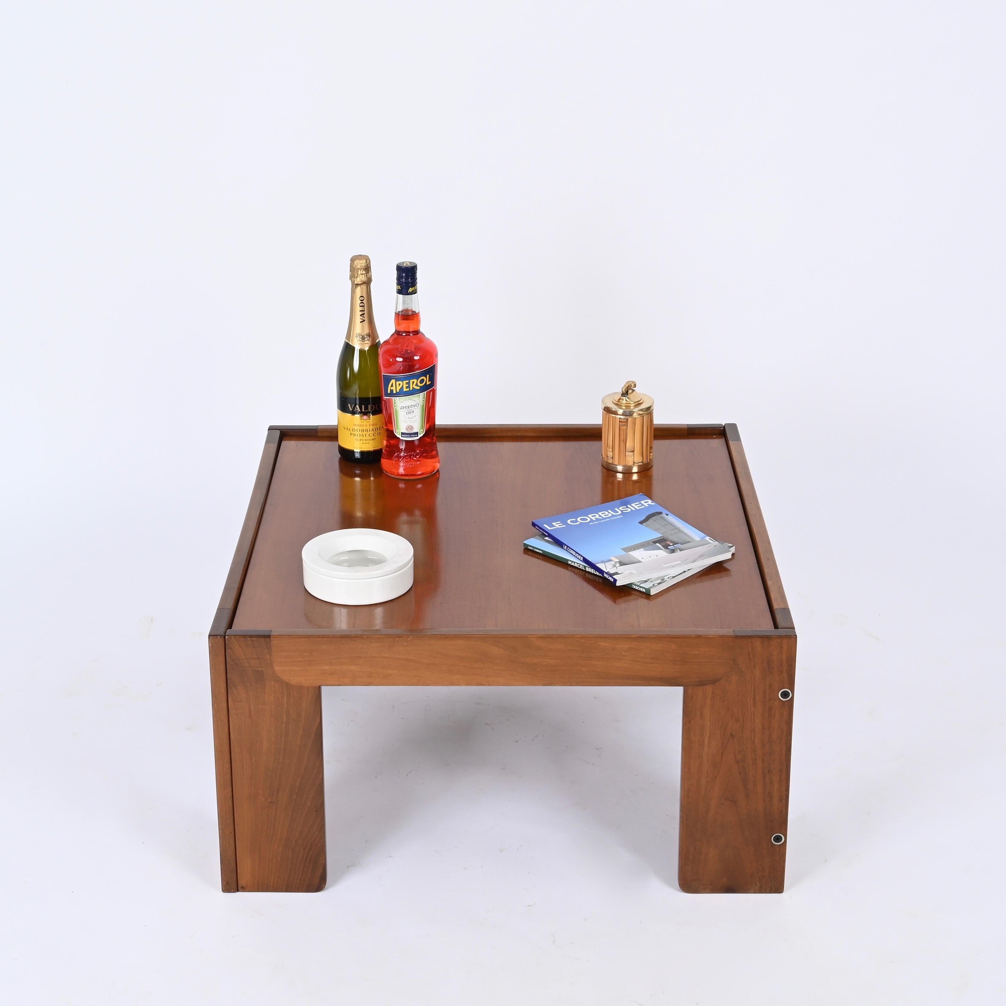 Quadratischer Couchtisch aus Nussbaumholz von Afra und Tobia Scarpa für Cassina, Italien 1965 im Angebot 8