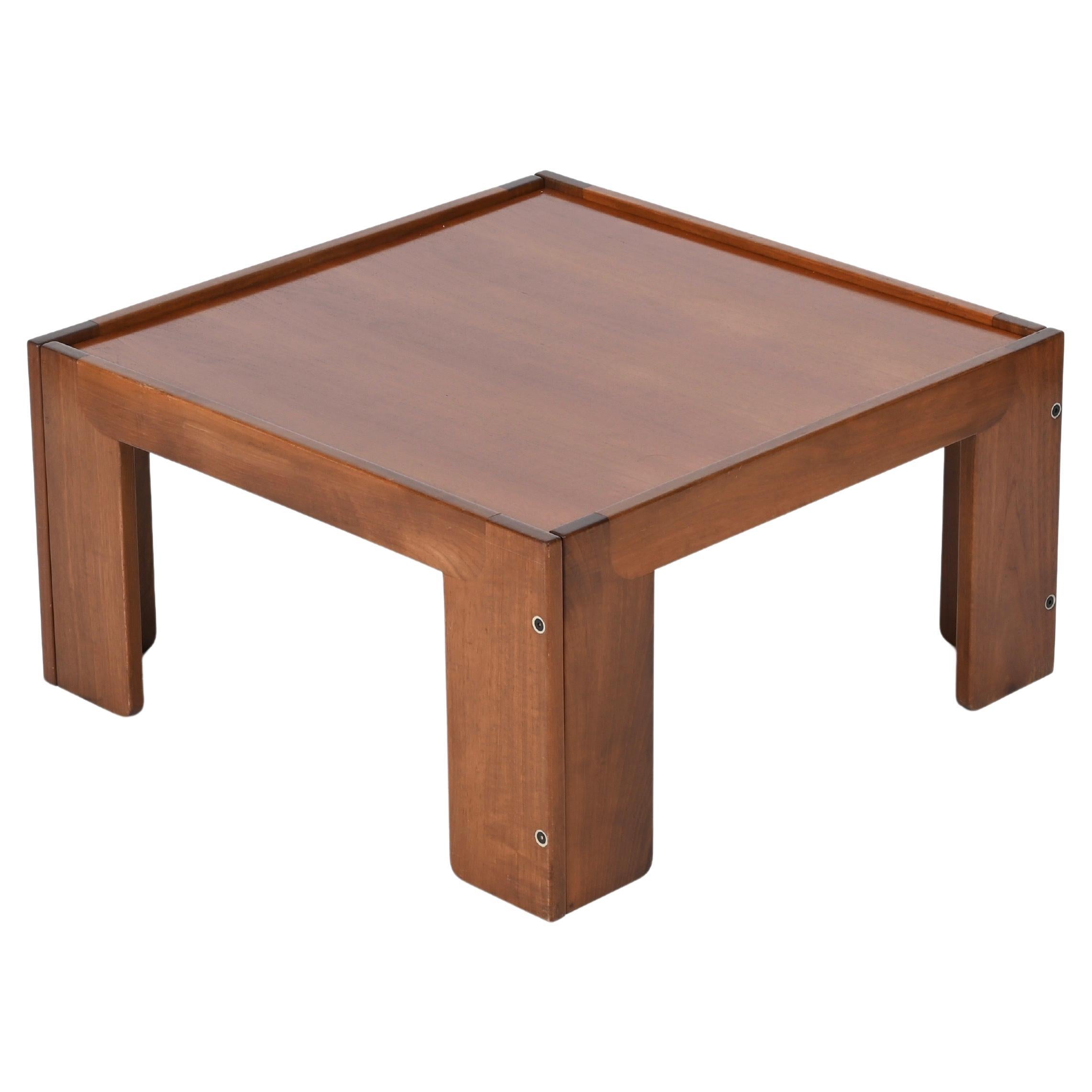 Tavolino quadrato in noce di Afra & Tobia Scarpa per Cassina, Italia 1965