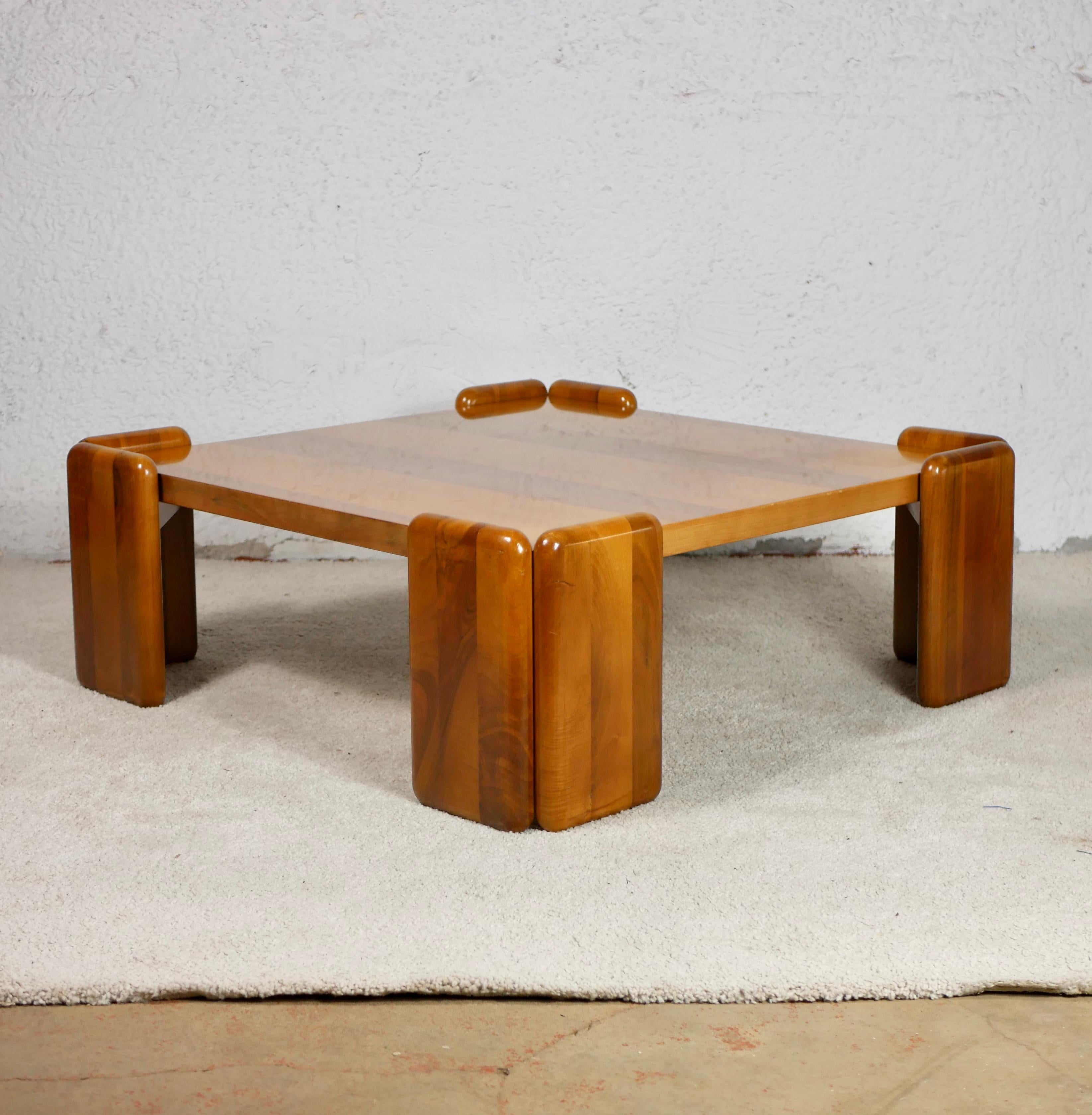 Bois Table basse carrée en noyer Sapporo de Mario Marenco pour Mobilgirgi, 1970